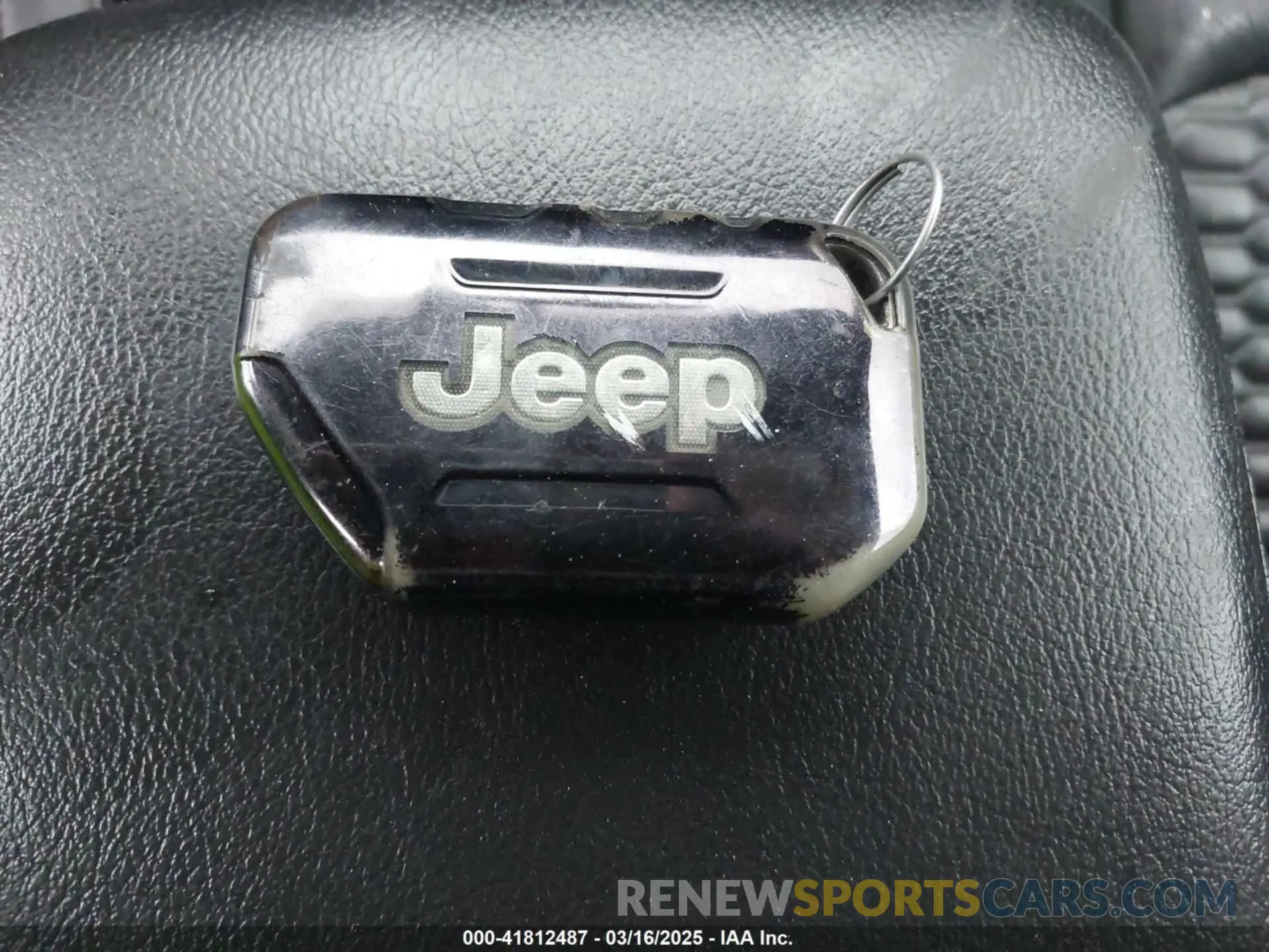 11 Photograph of a damaged car 1C6HJTAG8LL180092 JEEP GLADIATOR 2020