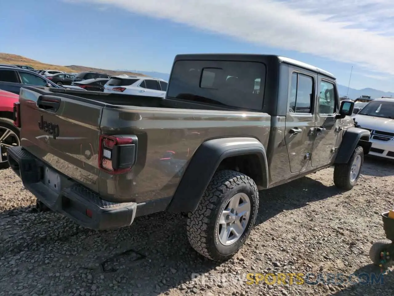 3 Photograph of a damaged car 1C6HJTAG8LL191352 JEEP GLADIATOR 2020
