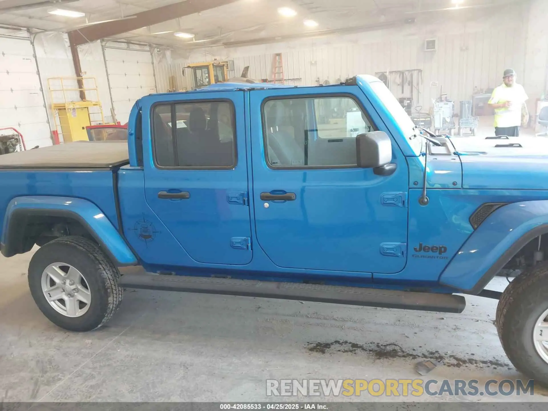 13 Photograph of a damaged car 1C6HJTAG8LL193845 JEEP GLADIATOR 2020