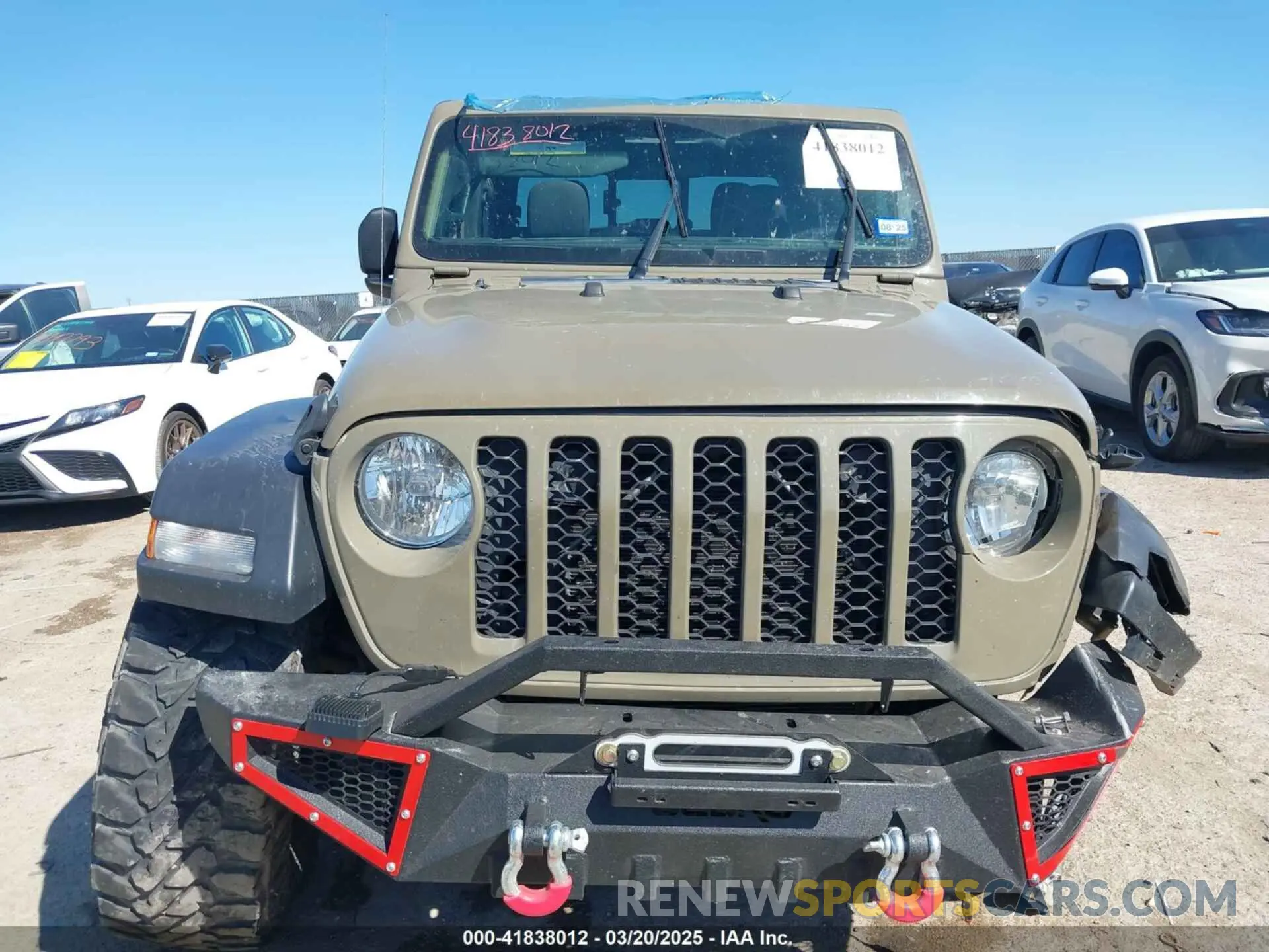 11 Photograph of a damaged car 1C6HJTAG8LL212135 JEEP GLADIATOR 2020