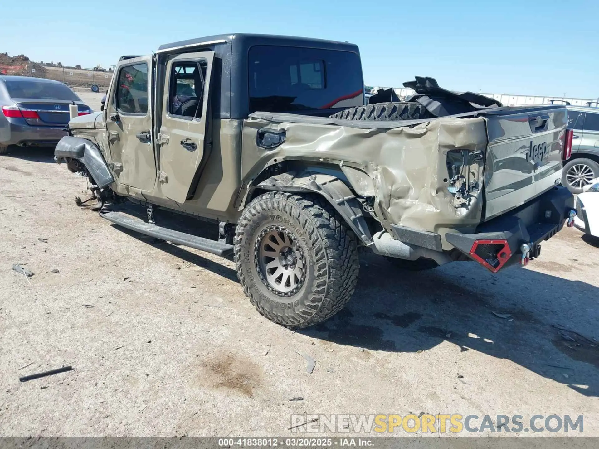 3 Photograph of a damaged car 1C6HJTAG8LL212135 JEEP GLADIATOR 2020