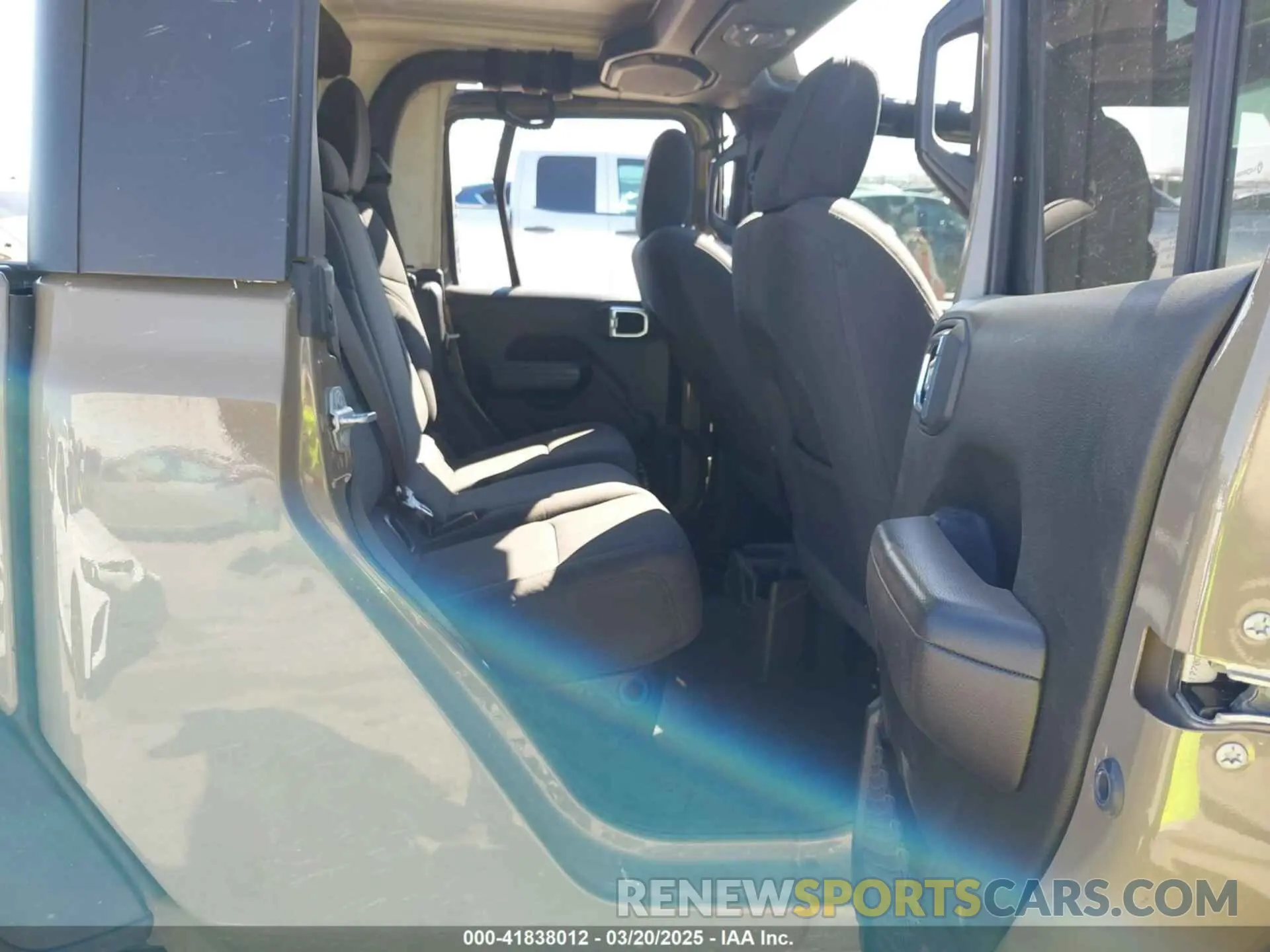 8 Photograph of a damaged car 1C6HJTAG8LL212135 JEEP GLADIATOR 2020