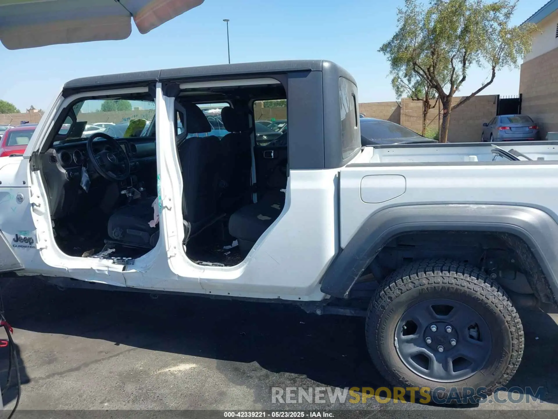 15 Photograph of a damaged car 1C6HJTAGXLL197315 JEEP GLADIATOR 2020