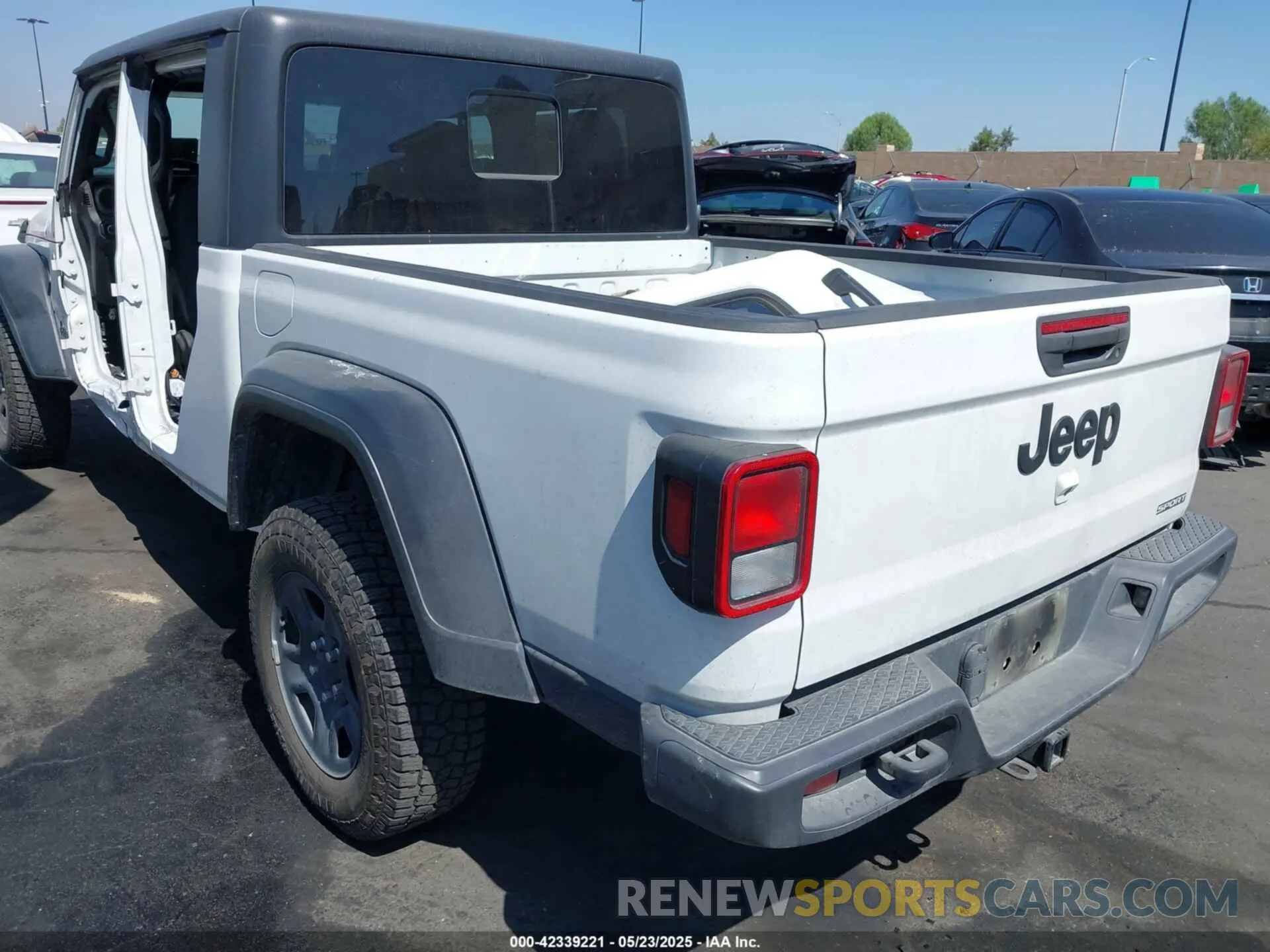 3 Photograph of a damaged car 1C6HJTAGXLL197315 JEEP GLADIATOR 2020
