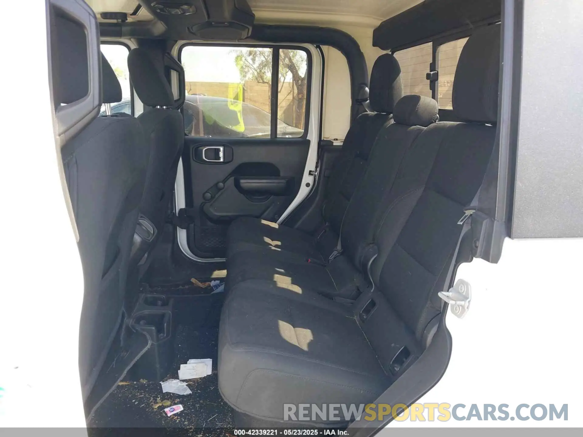 8 Photograph of a damaged car 1C6HJTAGXLL197315 JEEP GLADIATOR 2020