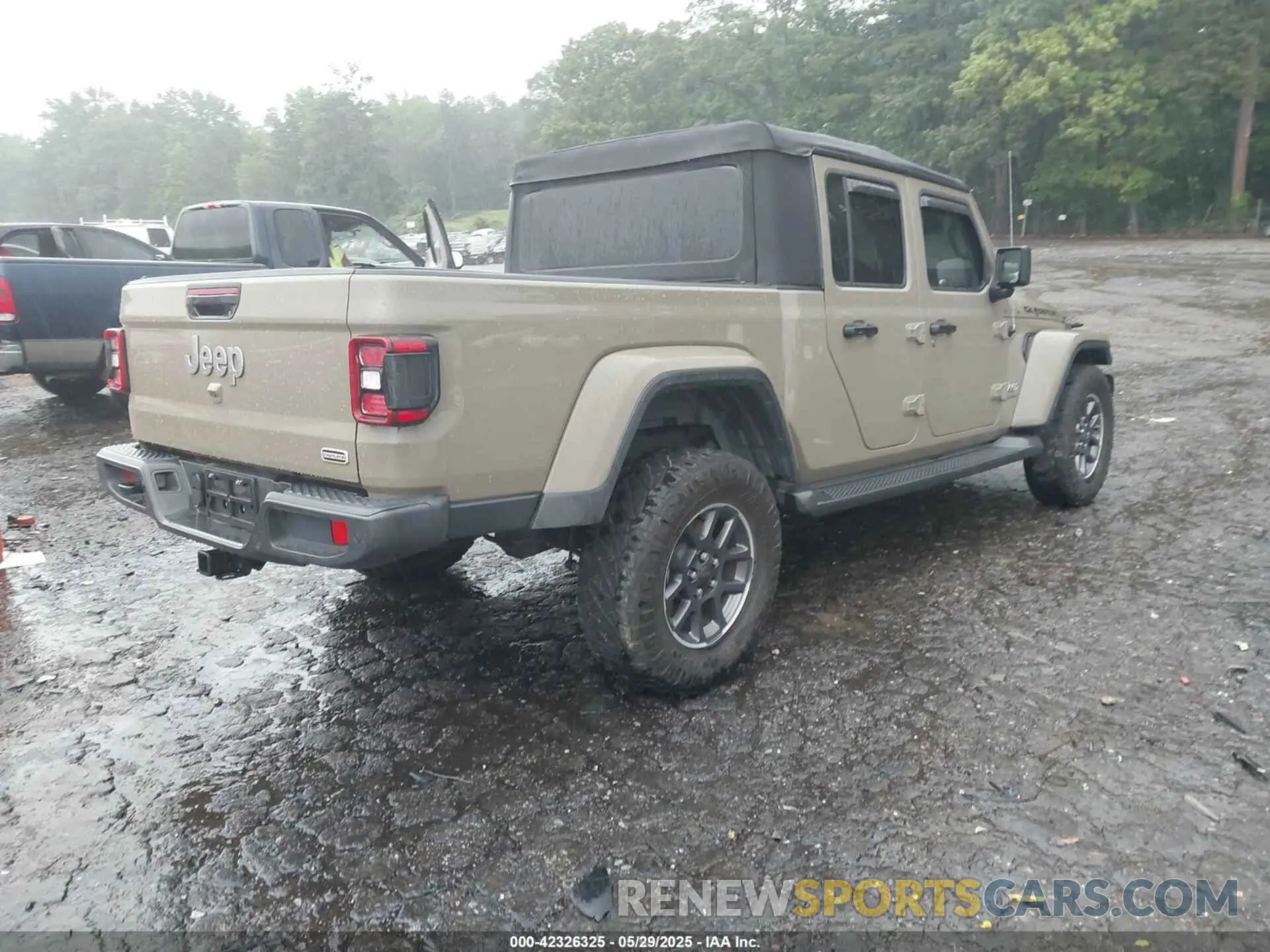 4 Photograph of a damaged car 1C6HJTFG0LL160699 JEEP GLADIATOR 2020