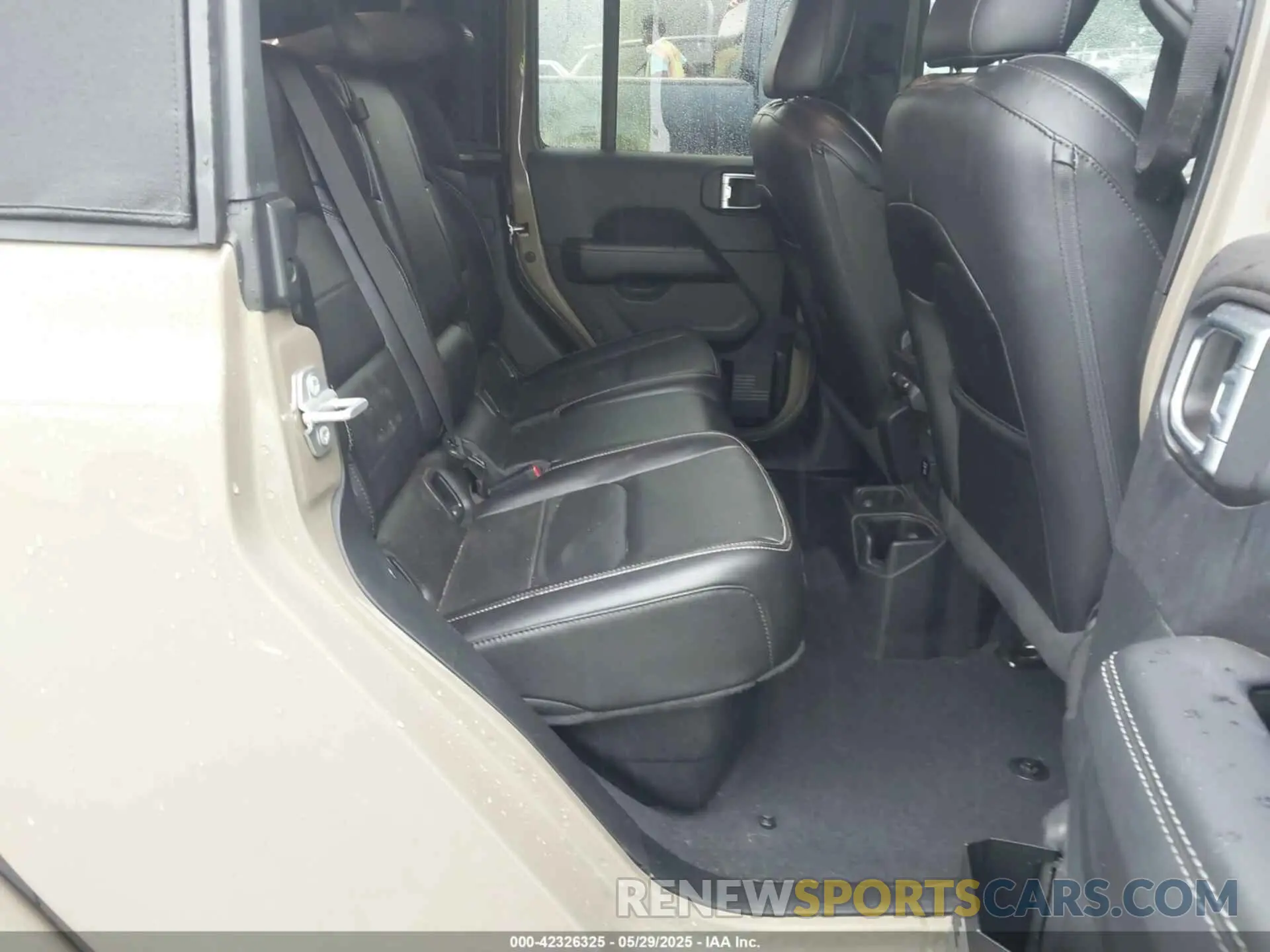 8 Photograph of a damaged car 1C6HJTFG0LL160699 JEEP GLADIATOR 2020
