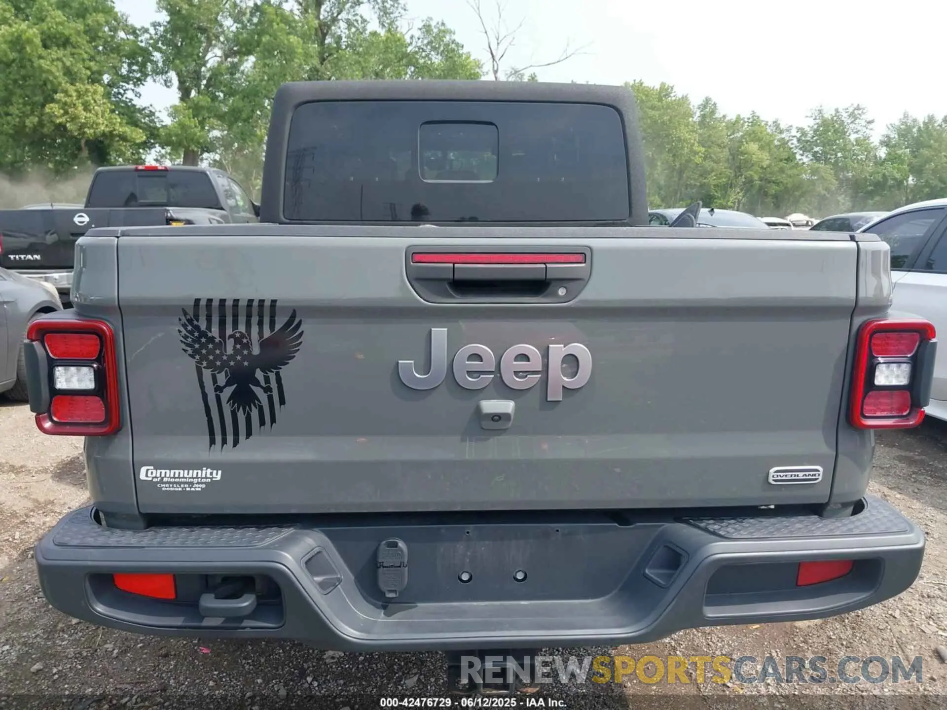 17 Photograph of a damaged car 1C6HJTFG0LL169628 JEEP GLADIATOR 2020