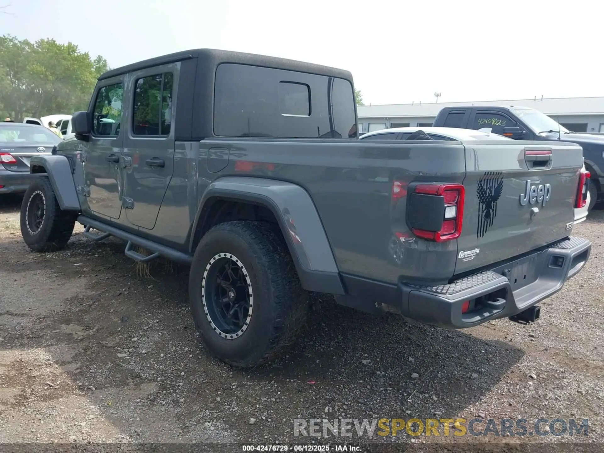 3 Photograph of a damaged car 1C6HJTFG0LL169628 JEEP GLADIATOR 2020