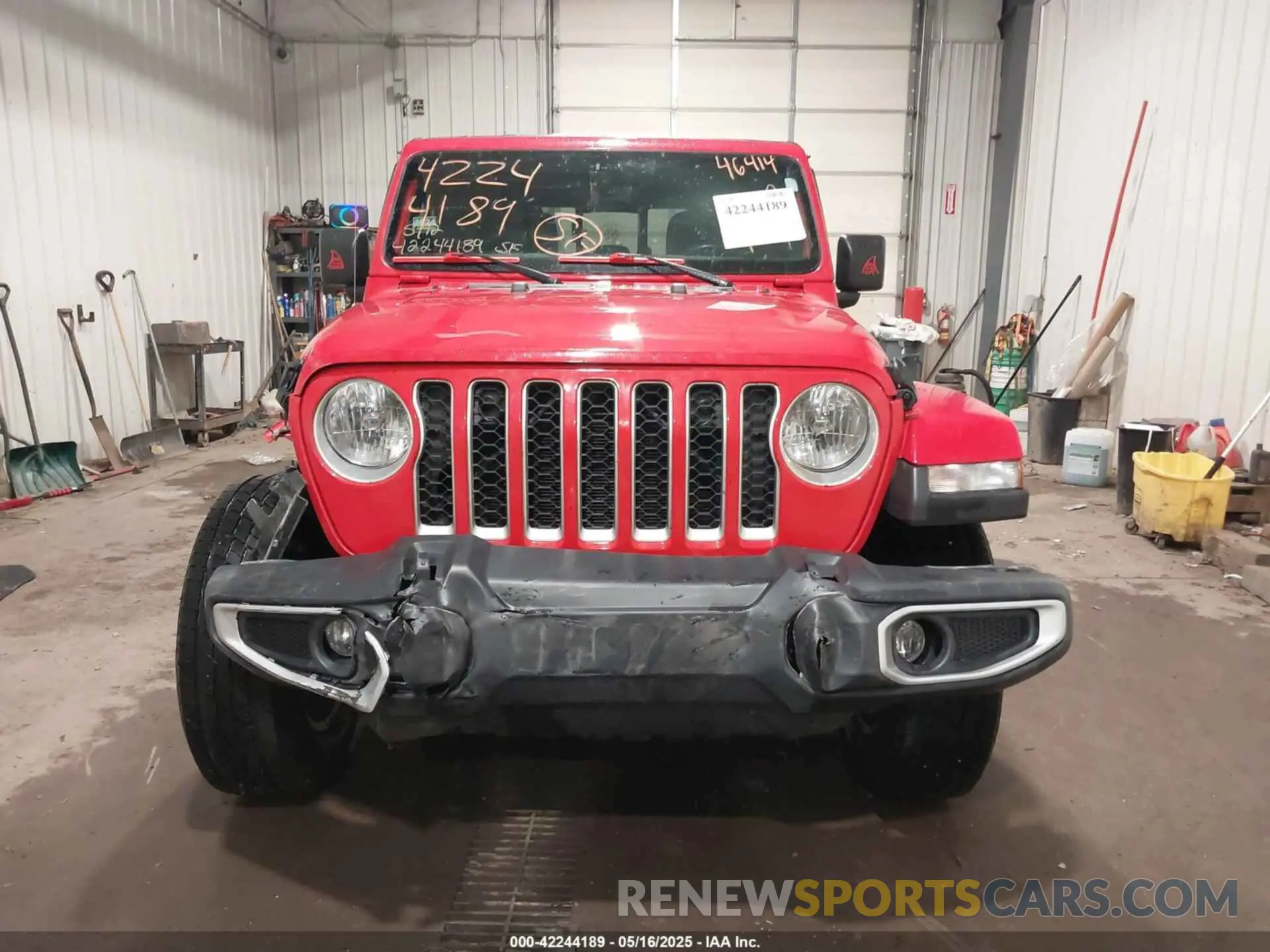 13 Photograph of a damaged car 1C6HJTFG1LL129994 JEEP GLADIATOR 2020