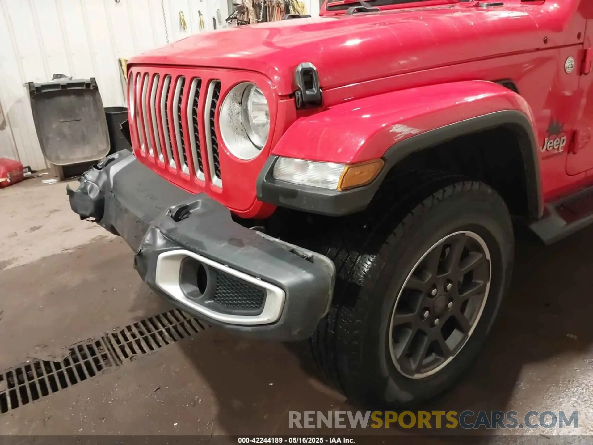 18 Photograph of a damaged car 1C6HJTFG1LL129994 JEEP GLADIATOR 2020