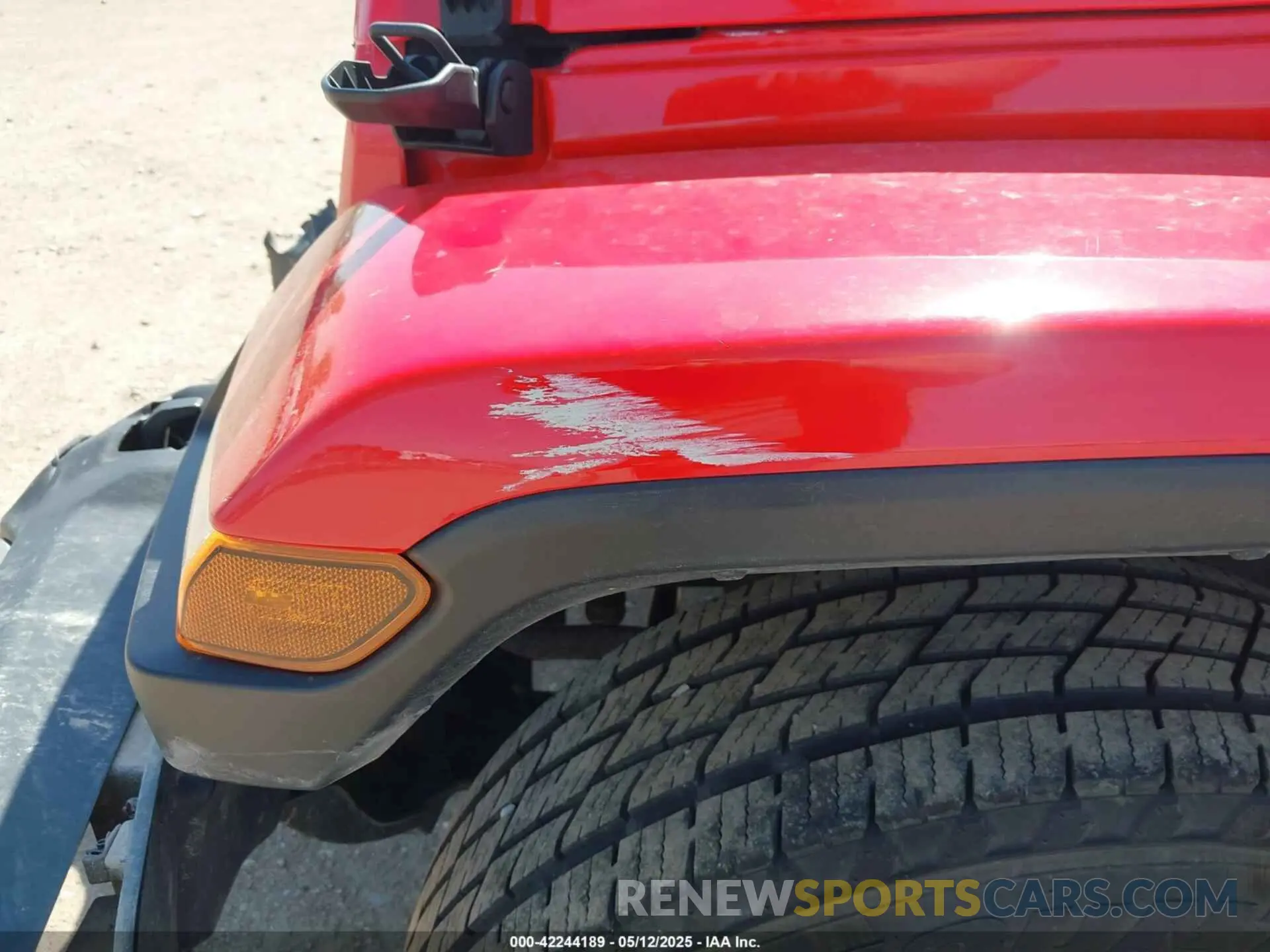 19 Photograph of a damaged car 1C6HJTFG1LL129994 JEEP GLADIATOR 2020