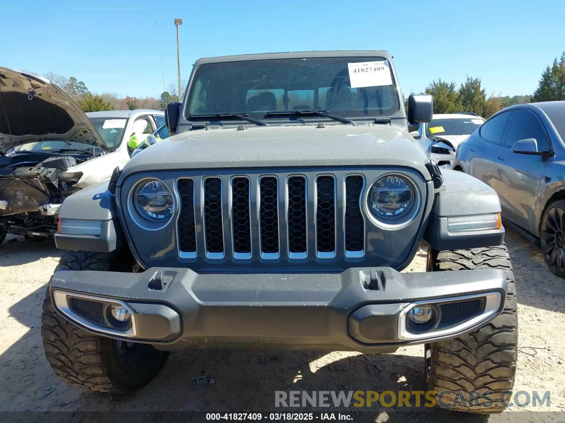 12 Photograph of a damaged car 1C6HJTFG4LL143369 JEEP GLADIATOR 2020