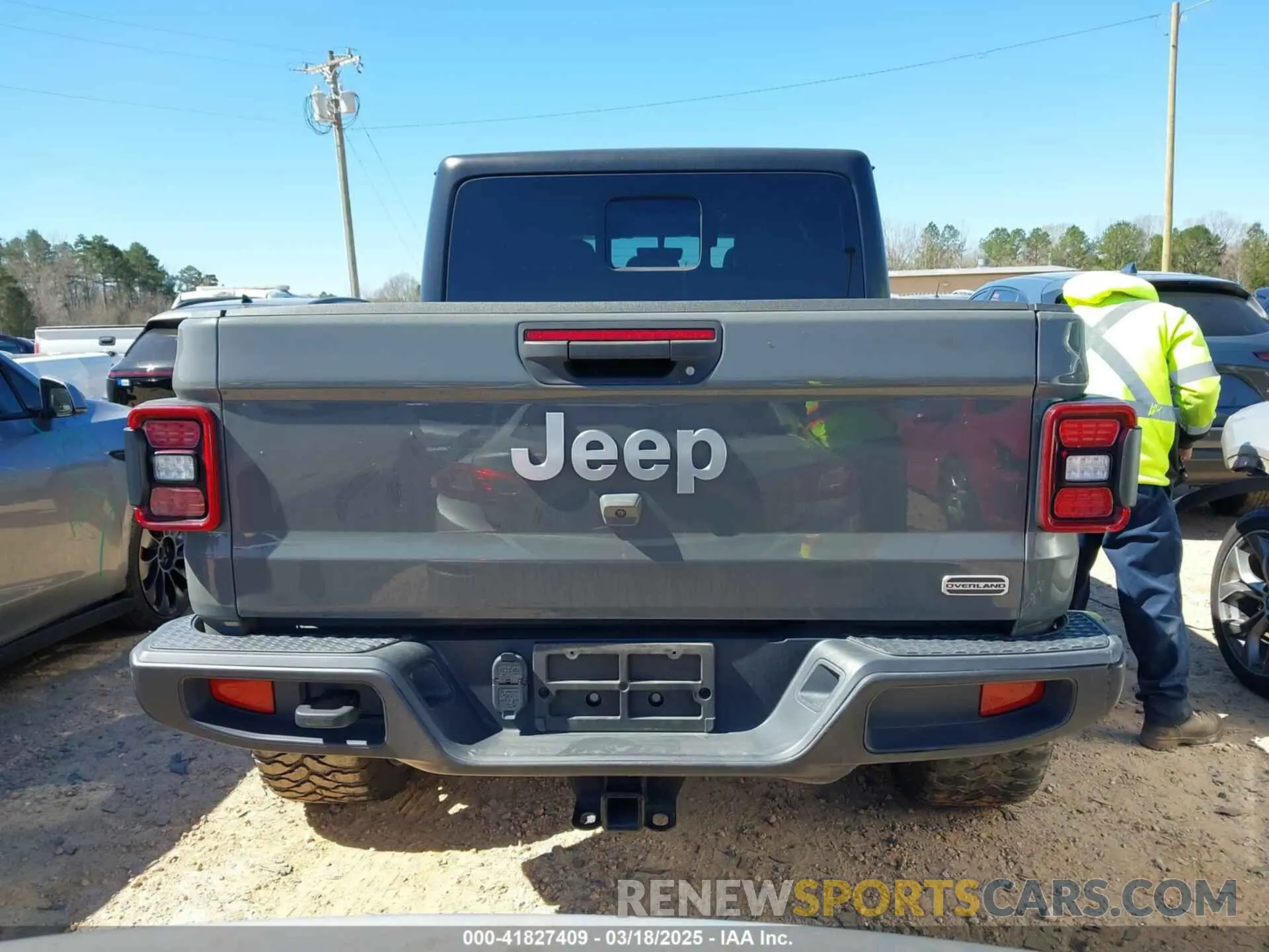 16 Photograph of a damaged car 1C6HJTFG4LL143369 JEEP GLADIATOR 2020