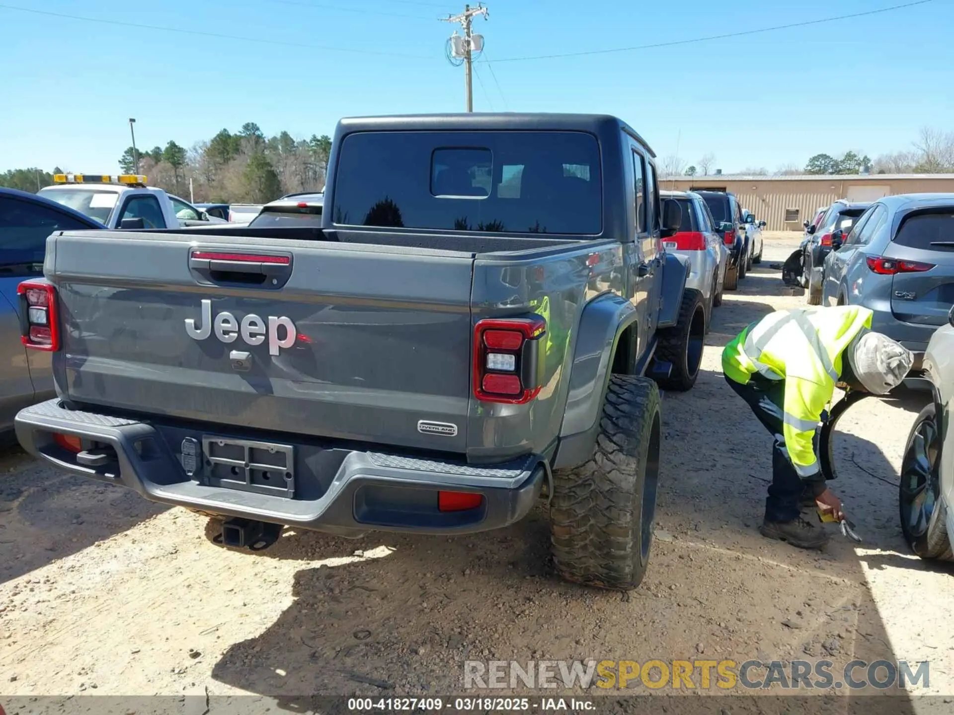 4 Photograph of a damaged car 1C6HJTFG4LL143369 JEEP GLADIATOR 2020
