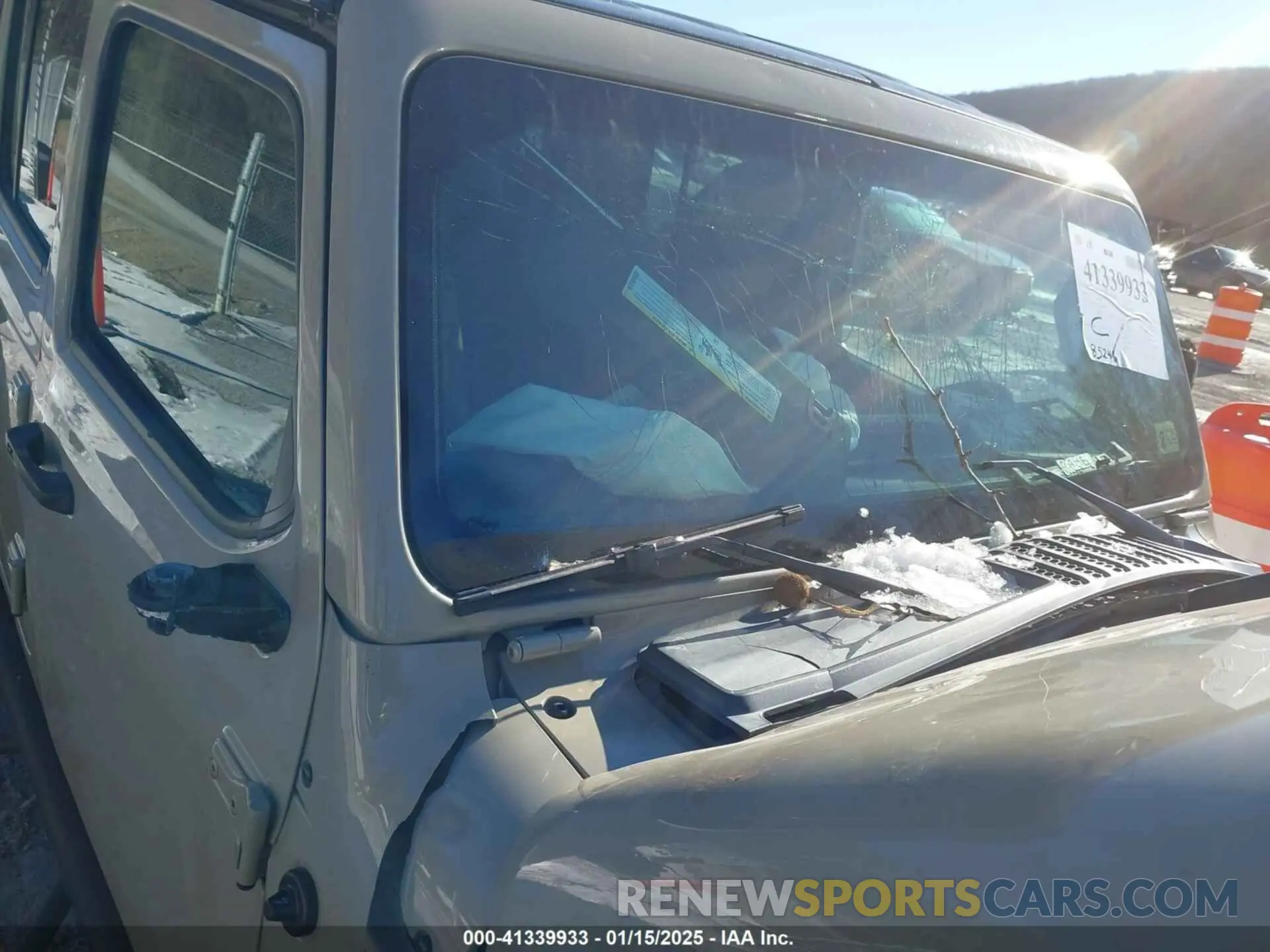 21 Photograph of a damaged car 1C6HJTFG4LL169647 JEEP GLADIATOR 2020