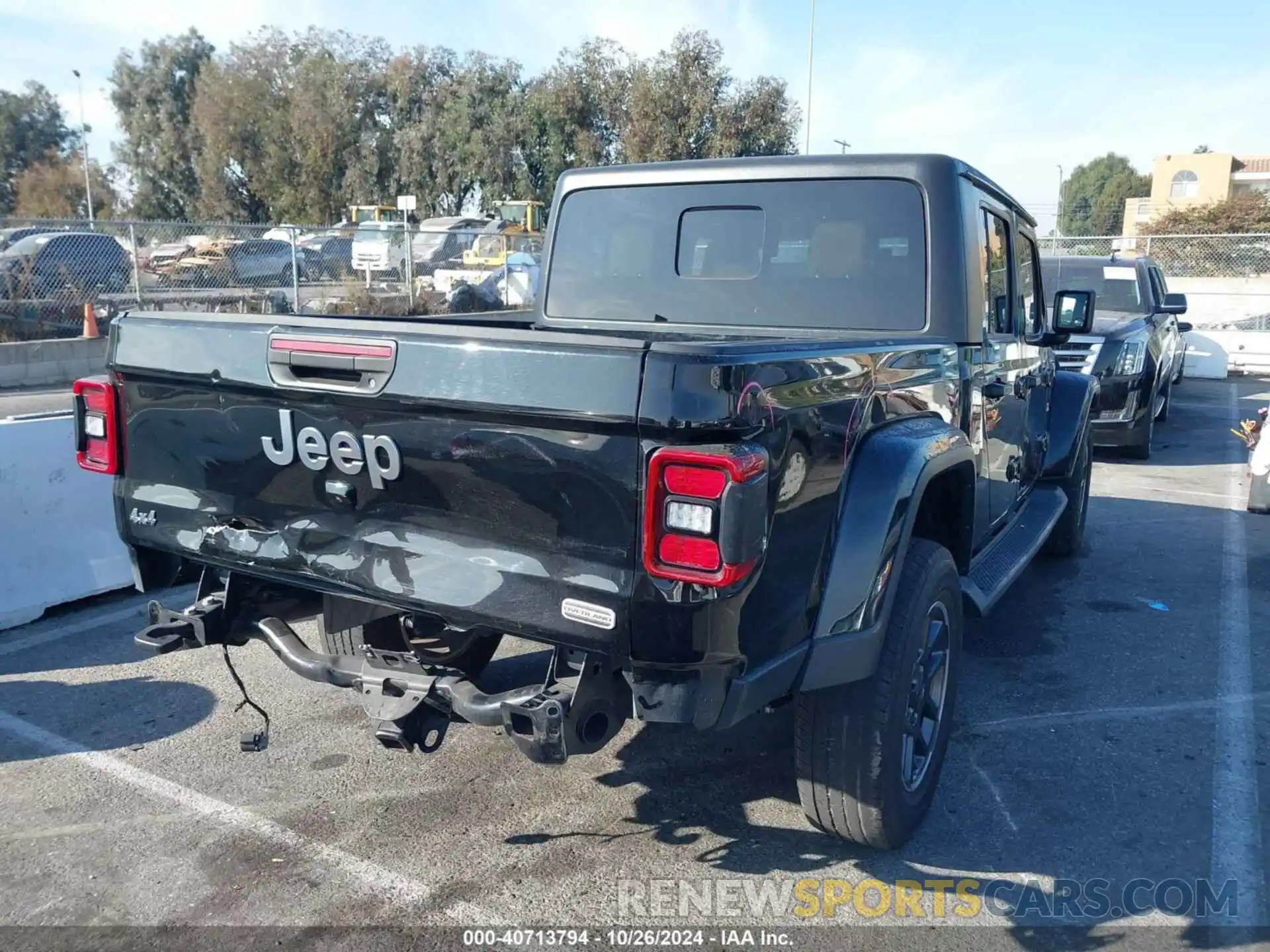 4 Photograph of a damaged car 1C6HJTFG7LL139980 JEEP GLADIATOR 2020