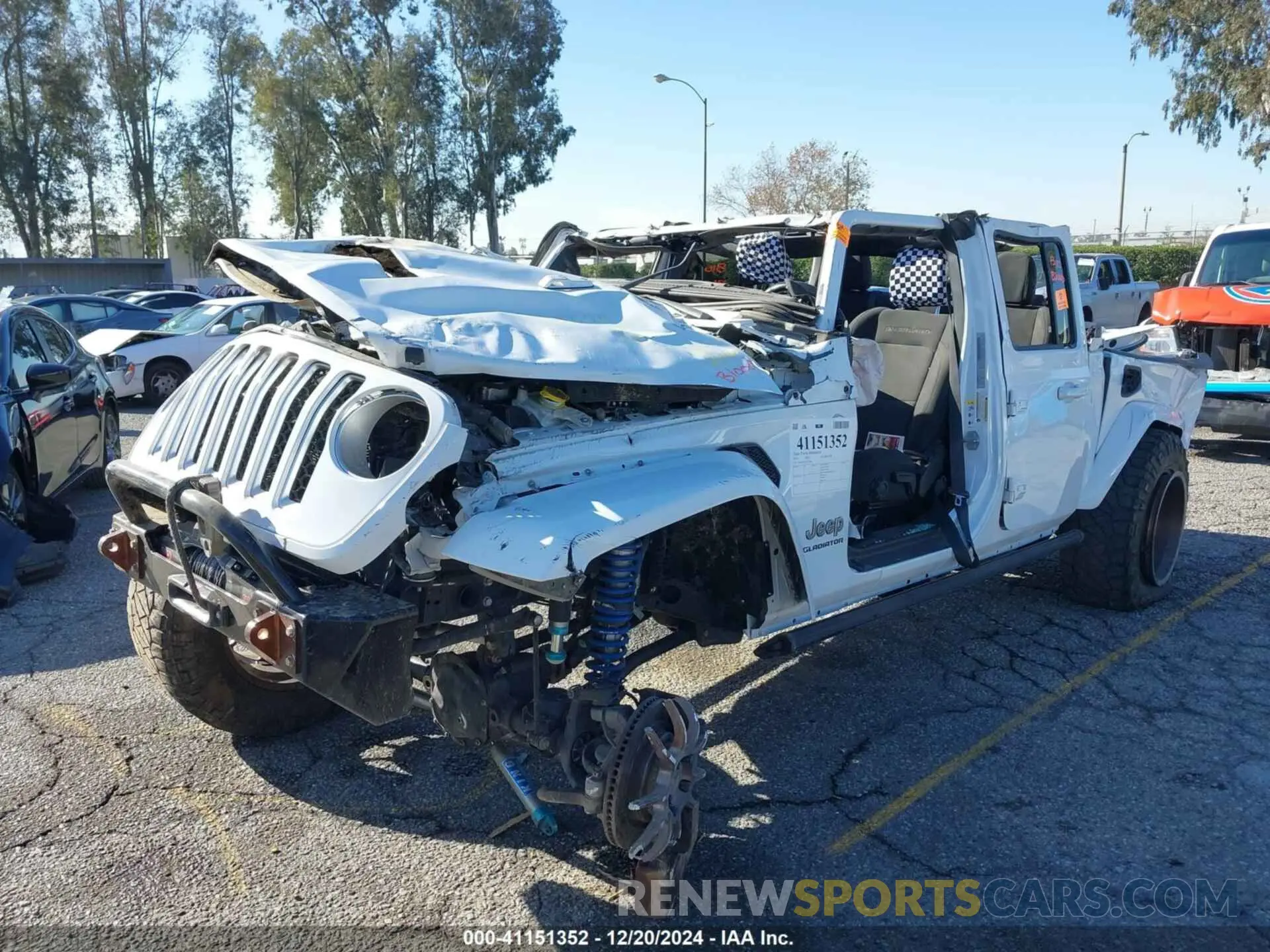 2 Photograph of a damaged car 1C6HJTFGXLL127886 JEEP GLADIATOR 2020