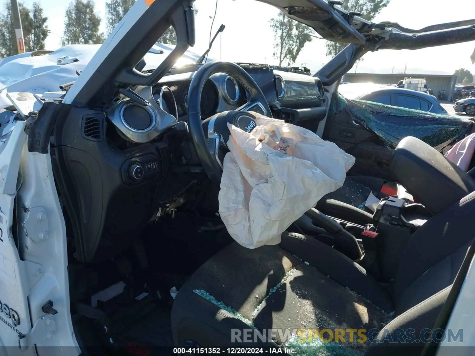 5 Photograph of a damaged car 1C6HJTFGXLL127886 JEEP GLADIATOR 2020