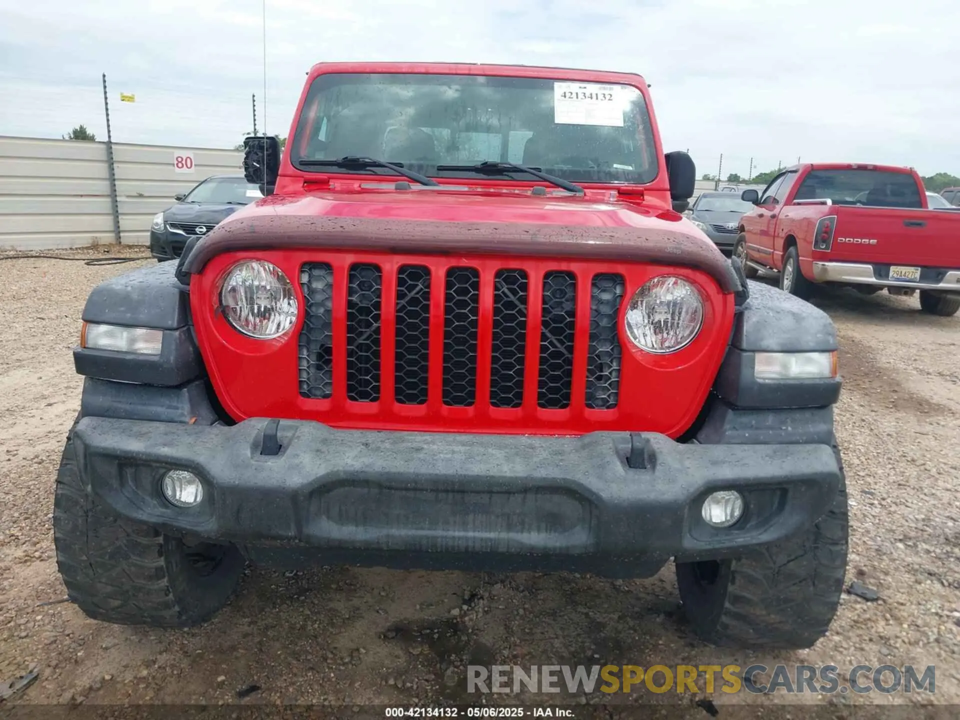 12 Photograph of a damaged car 1C6JJTAG1LL108622 JEEP GLADIATOR 2020