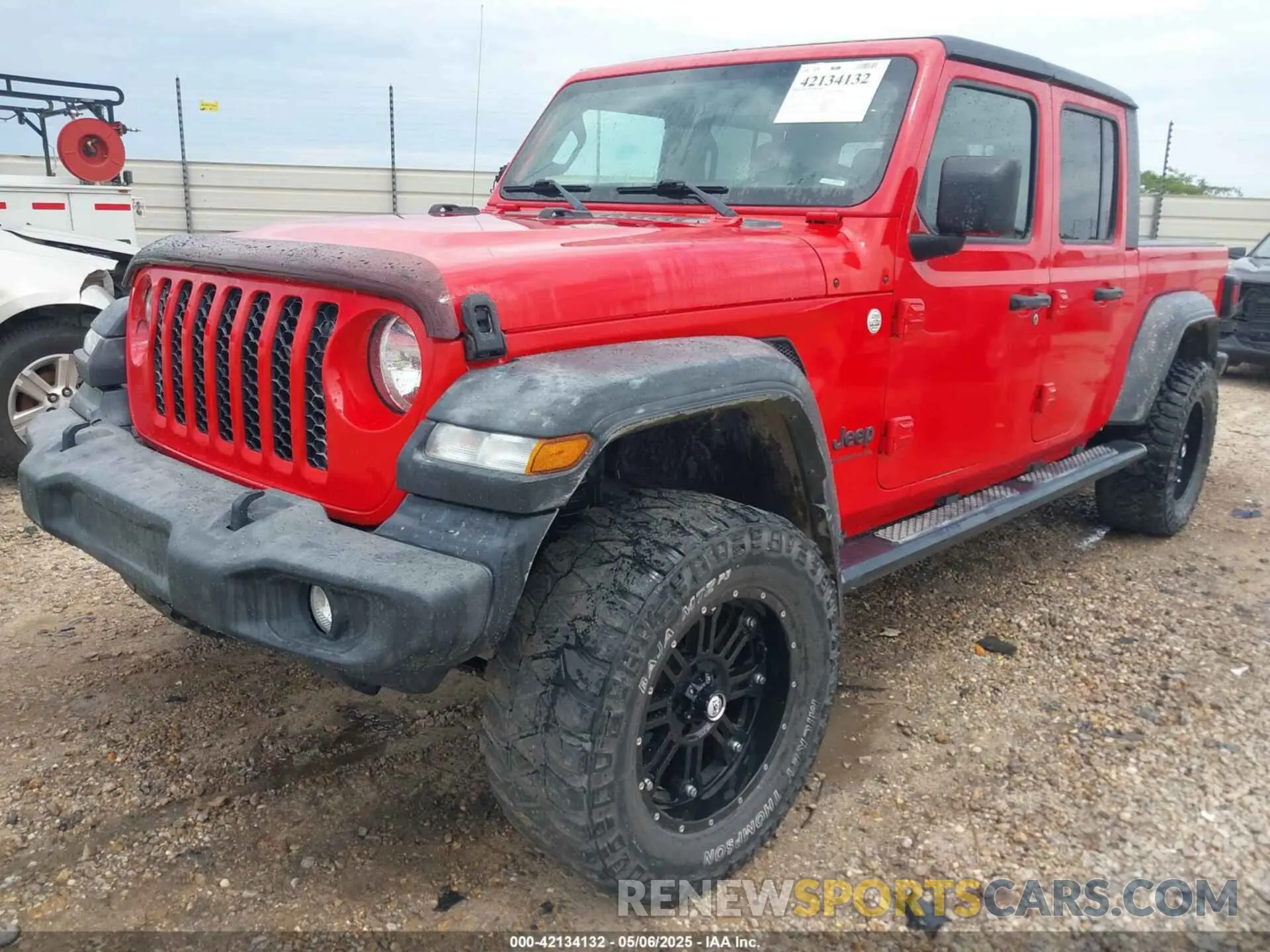 2 Photograph of a damaged car 1C6JJTAG1LL108622 JEEP GLADIATOR 2020