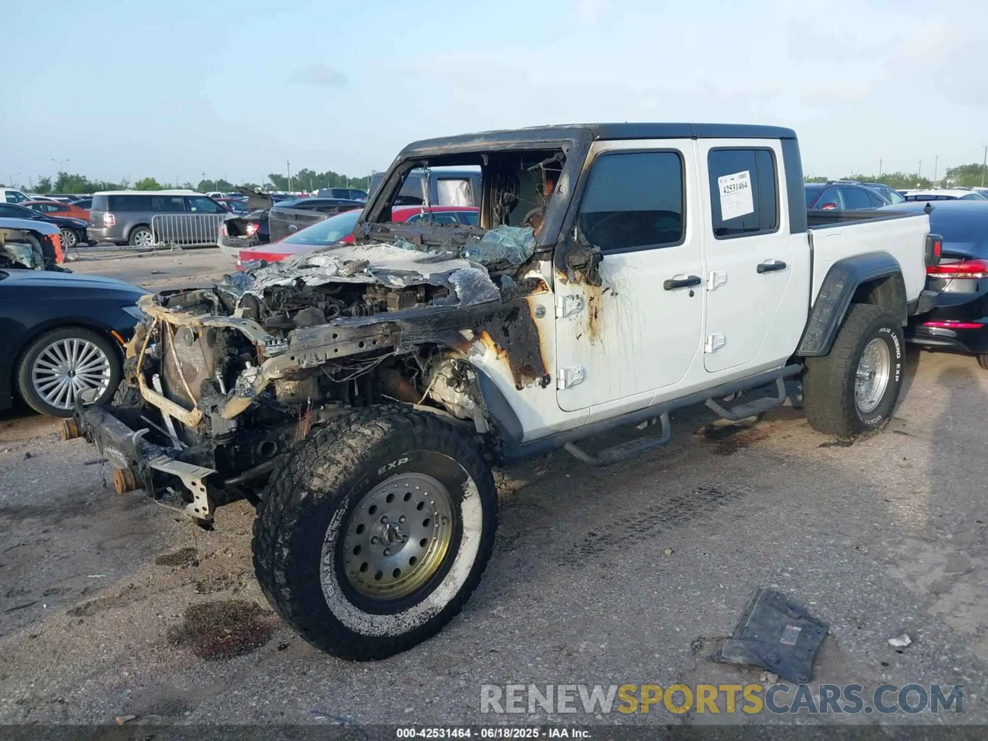 2 Photograph of a damaged car 1C6JJTAG2LL181191 JEEP GLADIATOR 2020