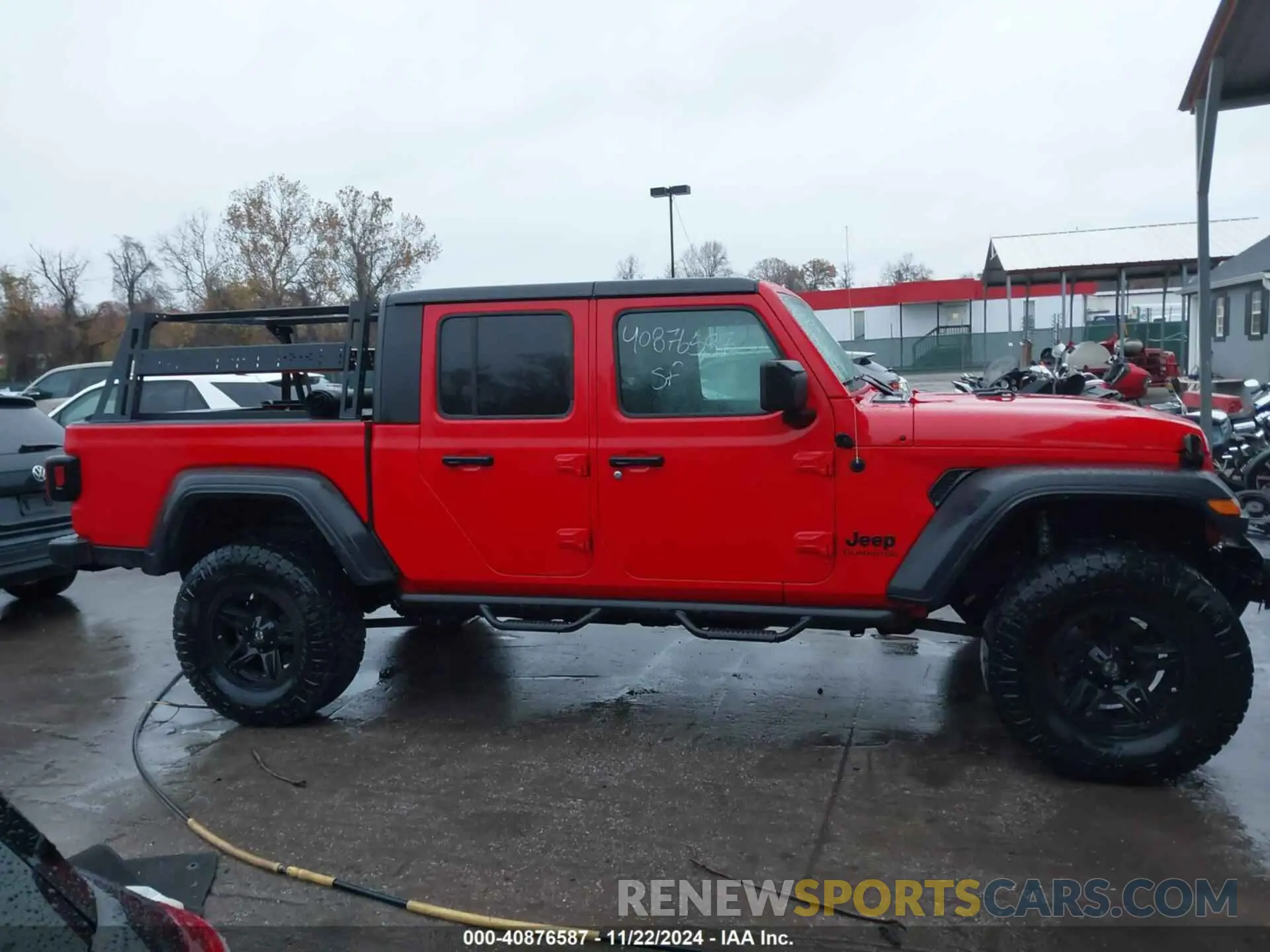 13 Photograph of a damaged car 1C6JJTAG3LL108718 JEEP GLADIATOR 2020