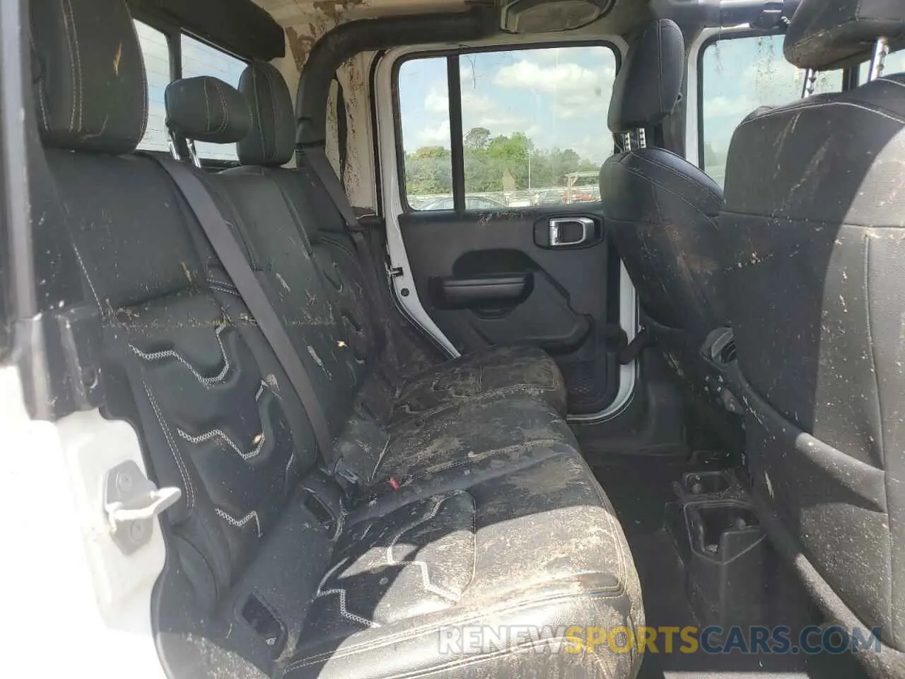 10 Photograph of a damaged car 1C6JJTAG3LL215977 JEEP GLADIATOR 2020