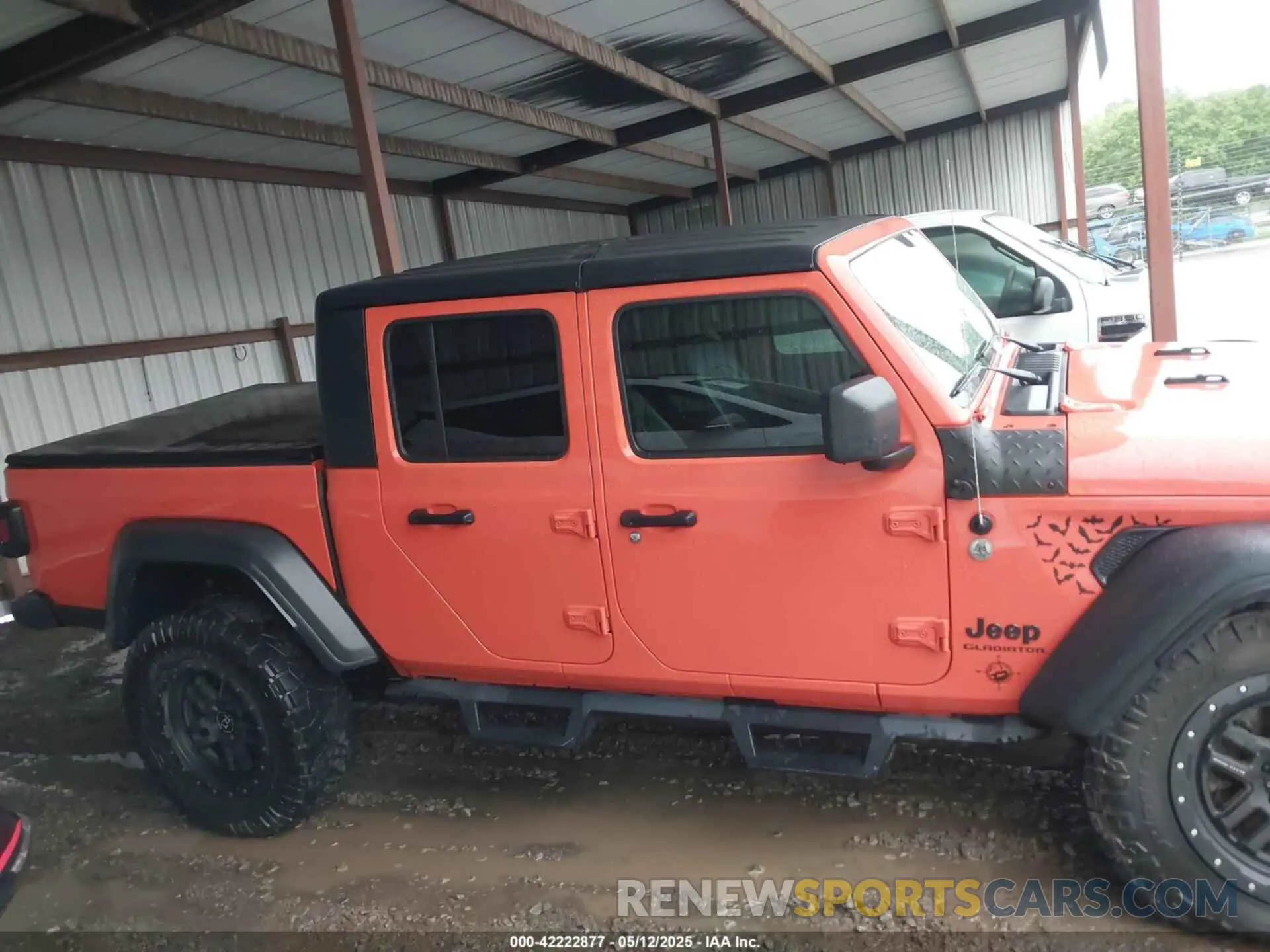 13 Photograph of a damaged car 1C6JJTAG4LL177711 JEEP GLADIATOR 2020