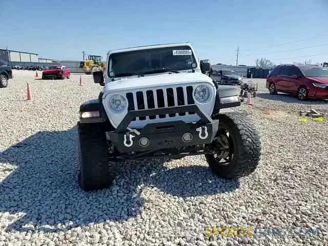 11 Photograph of a damaged car 1C6JJTAG5LL116366 JEEP GLADIATOR 2020