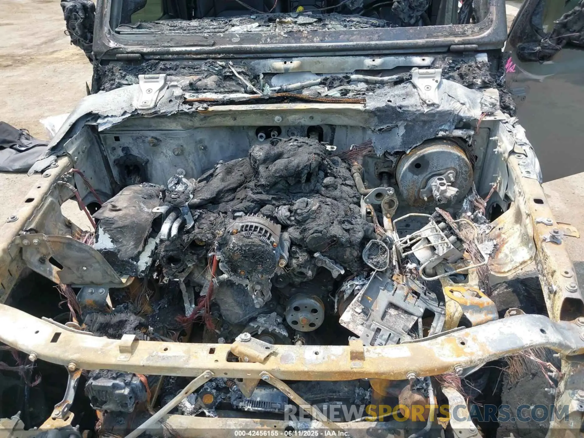 10 Photograph of a damaged car 1C6JJTBG2LL179181 JEEP GLADIATOR 2020
