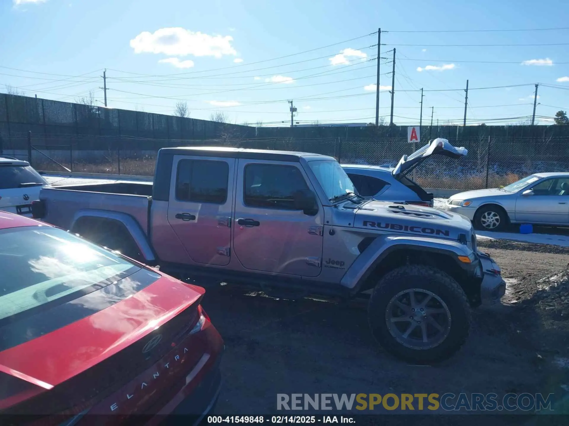 13 Photograph of a damaged car 1C6JJTBG3LL146111 JEEP GLADIATOR 2020