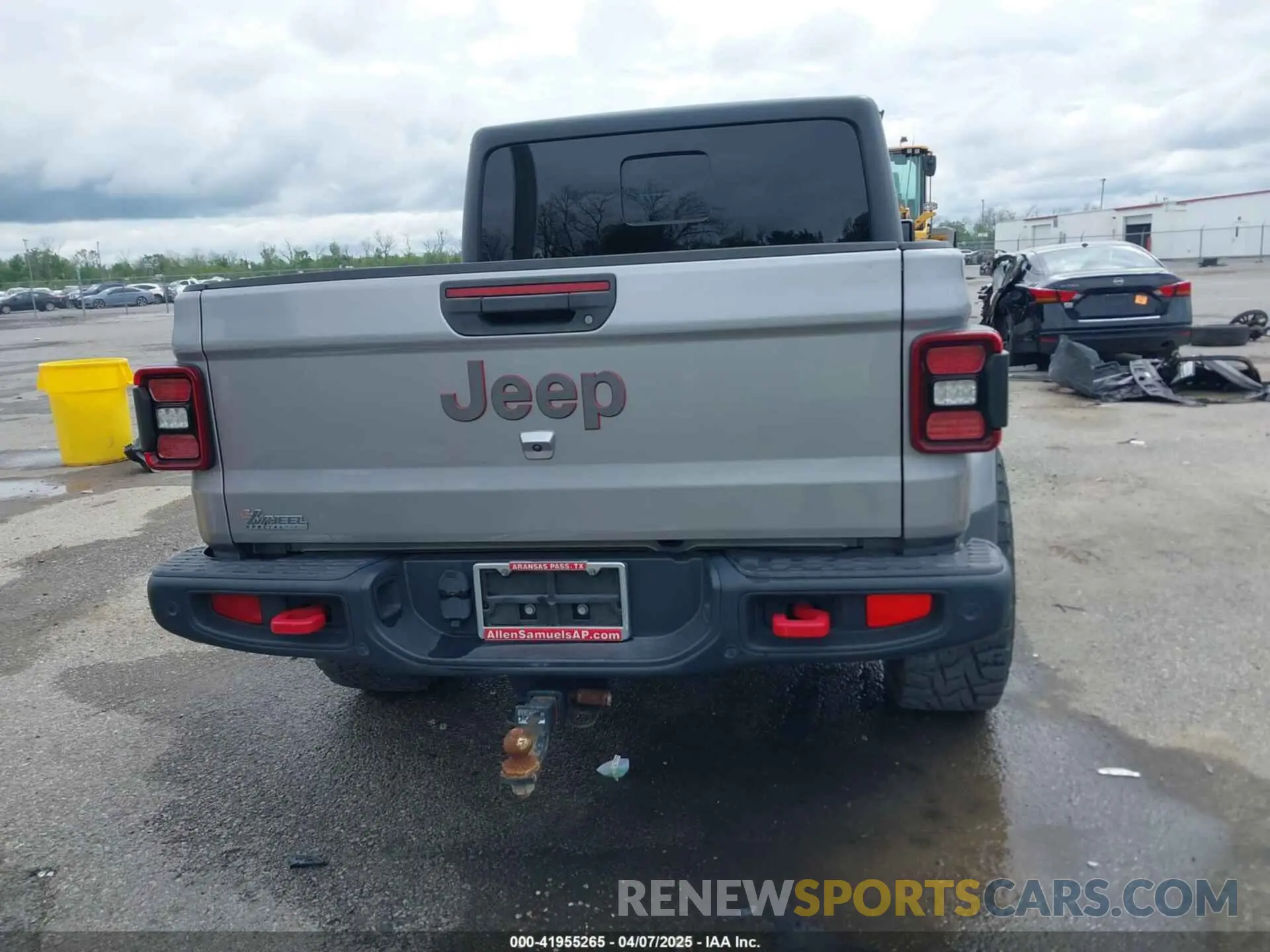 16 Photograph of a damaged car 1C6JJTBG5LL142576 JEEP GLADIATOR 2020
