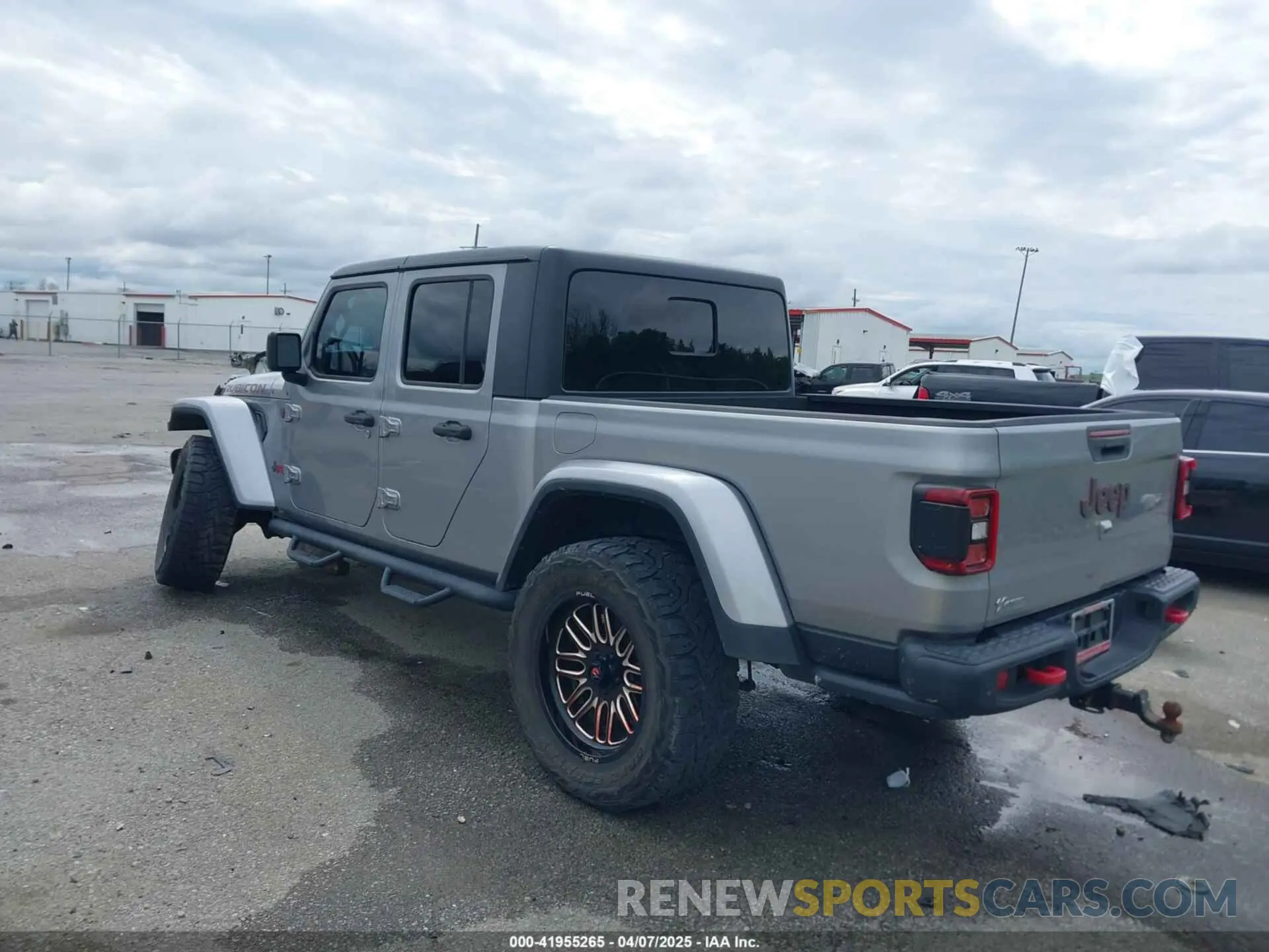 3 Photograph of a damaged car 1C6JJTBG5LL142576 JEEP GLADIATOR 2020