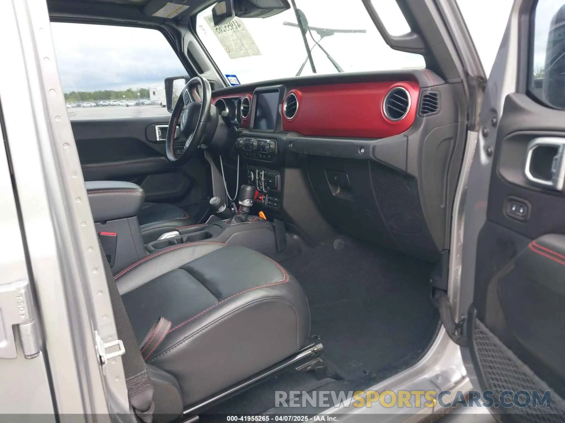 5 Photograph of a damaged car 1C6JJTBG5LL142576 JEEP GLADIATOR 2020