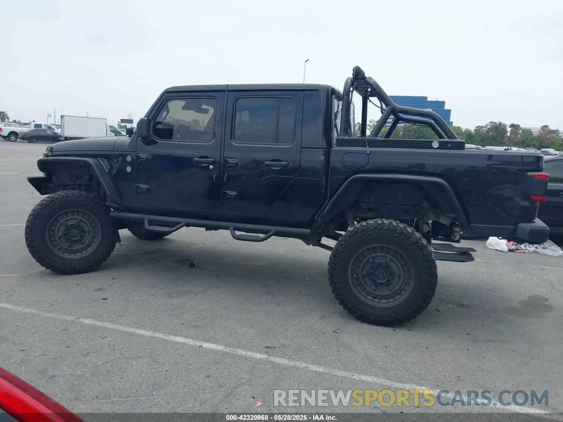 14 Photograph of a damaged car 1C6JJTBG7LL102189 JEEP GLADIATOR 2020