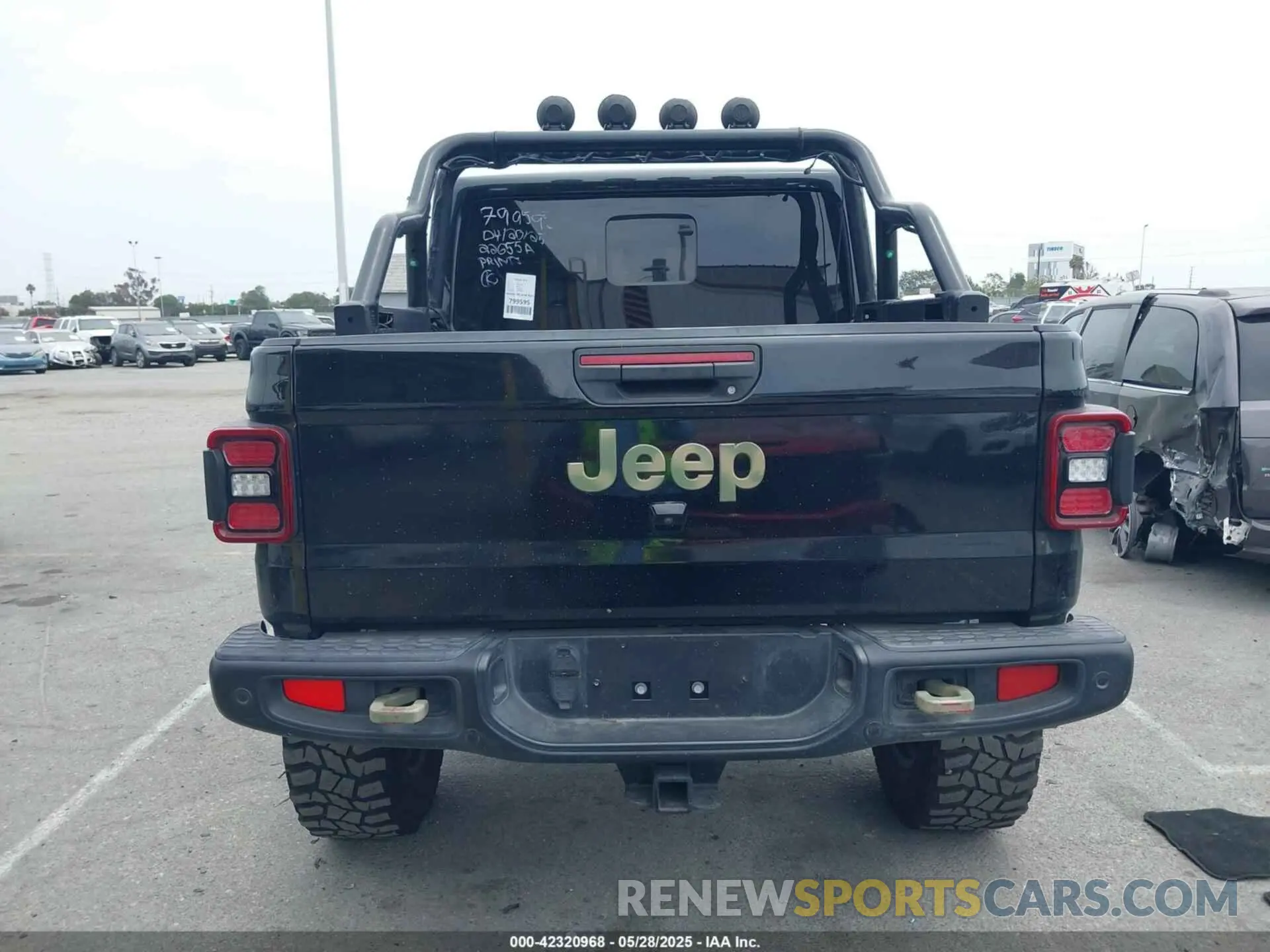 16 Photograph of a damaged car 1C6JJTBG7LL102189 JEEP GLADIATOR 2020