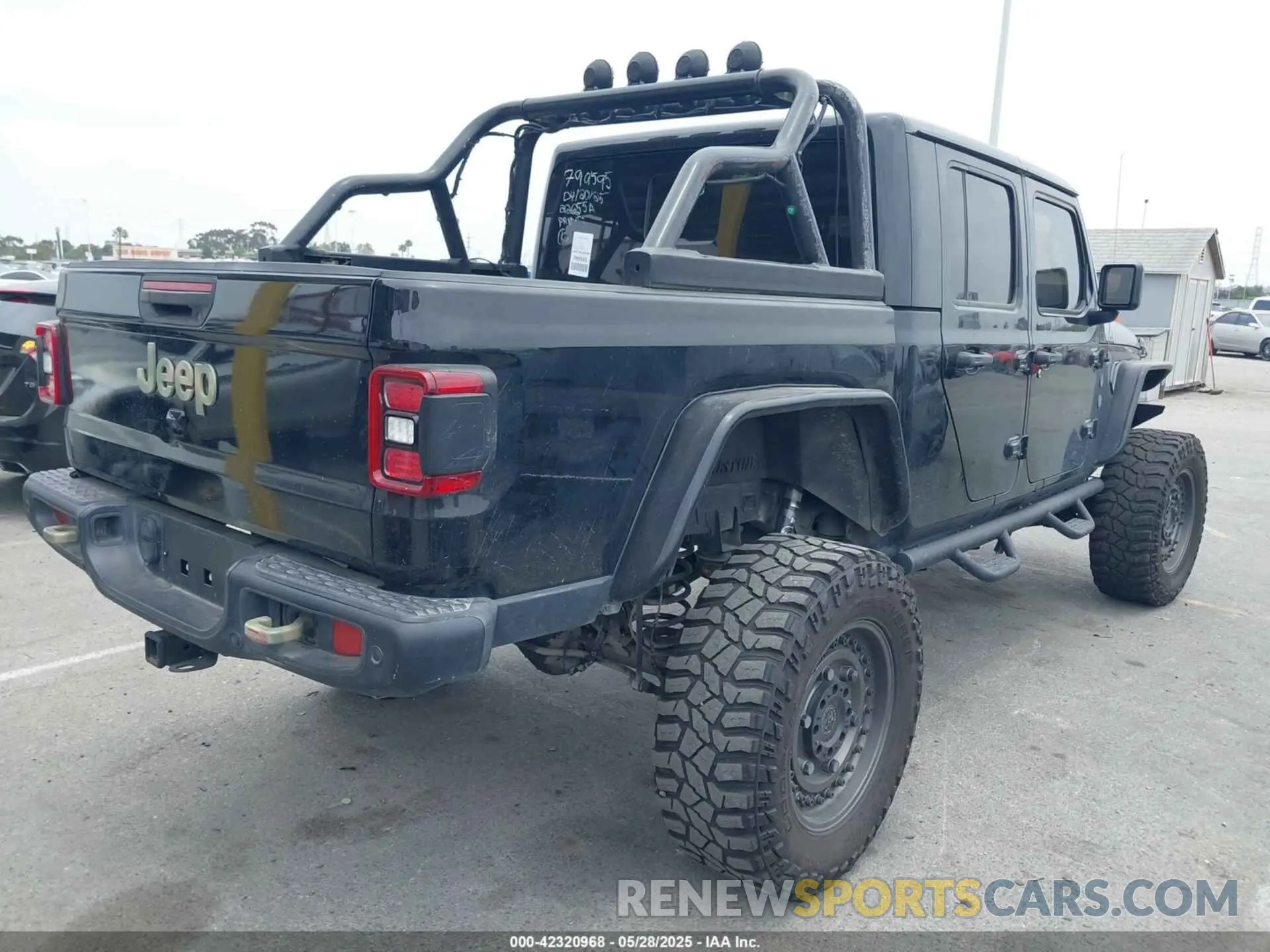 4 Photograph of a damaged car 1C6JJTBG7LL102189 JEEP GLADIATOR 2020