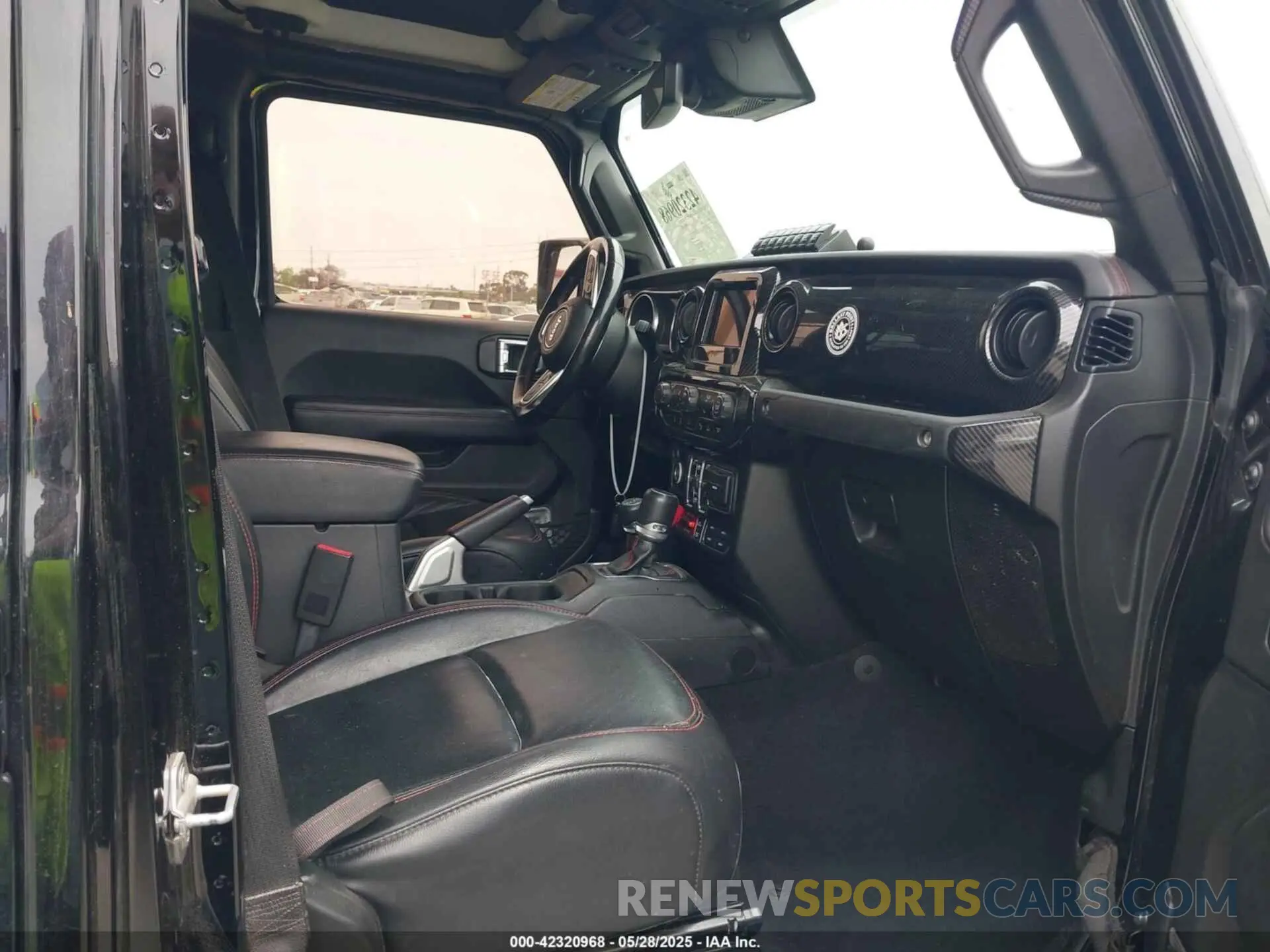 5 Photograph of a damaged car 1C6JJTBG7LL102189 JEEP GLADIATOR 2020