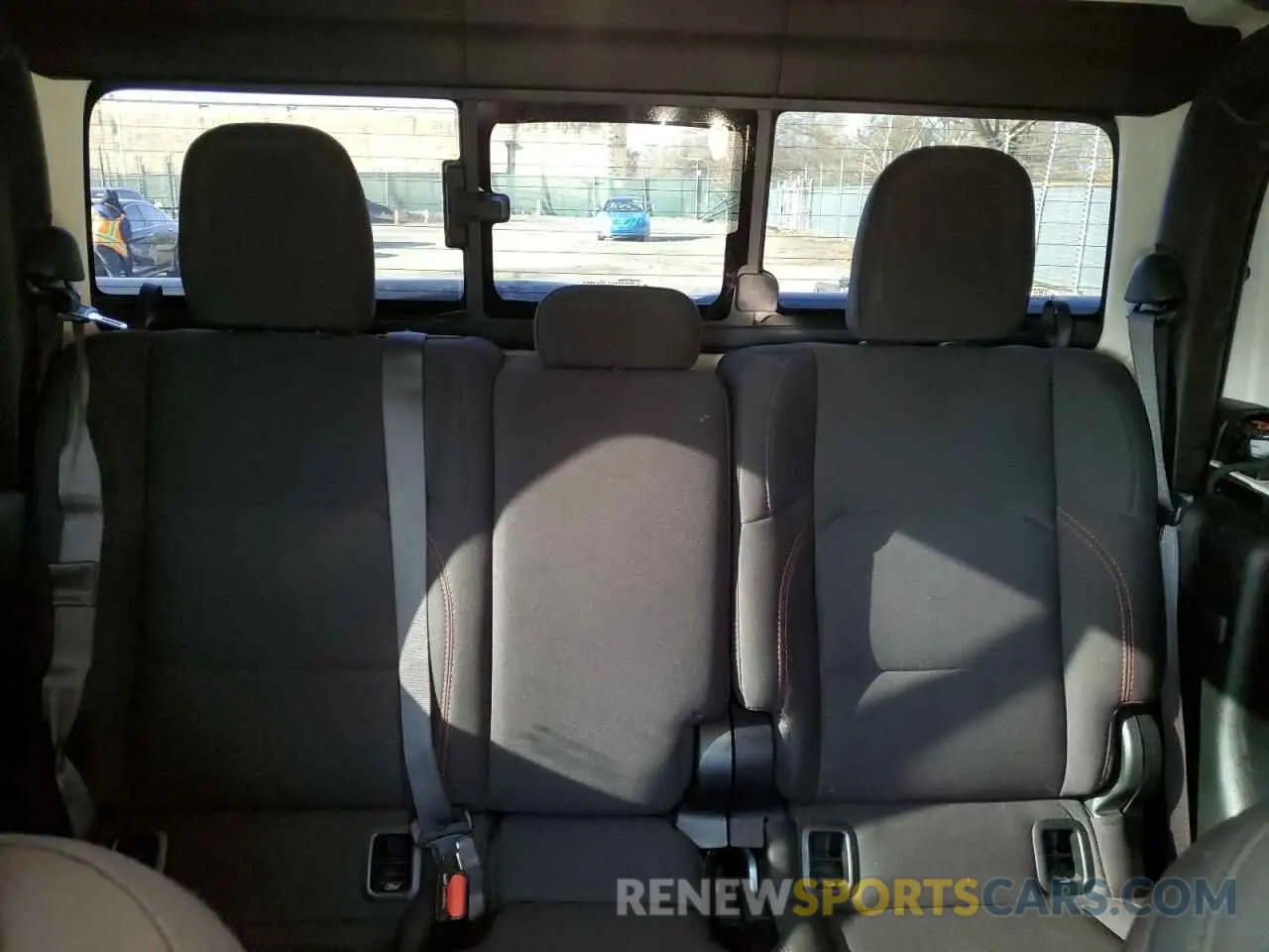 10 Photograph of a damaged car 1C6JJTBG9LL184085 JEEP GLADIATOR 2020