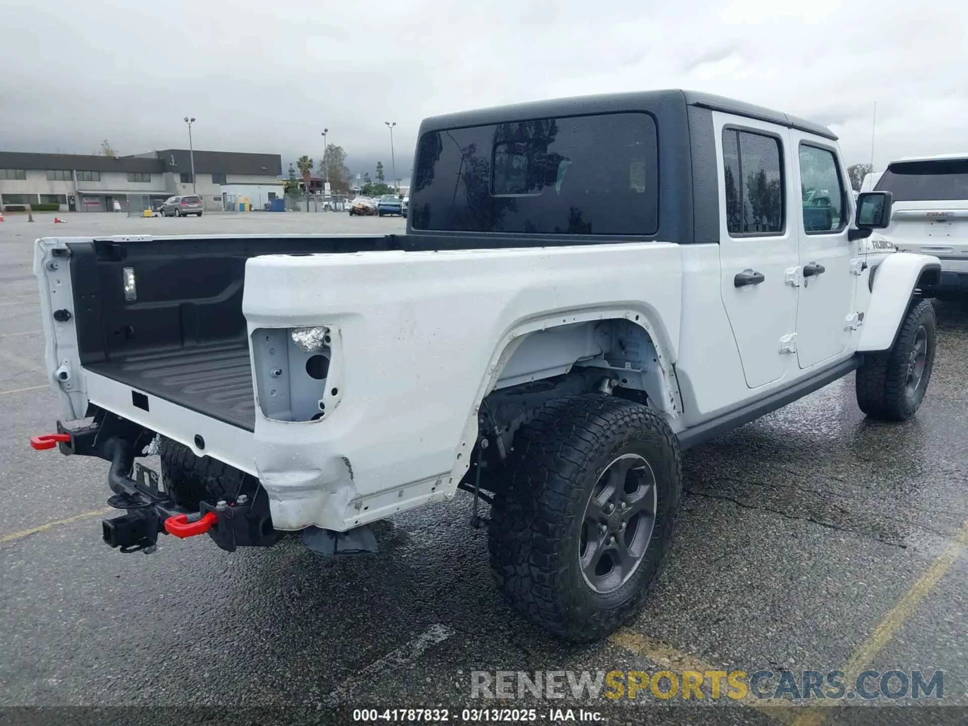4 Photograph of a damaged car 1C6JJTBG9LL200639 JEEP GLADIATOR 2020