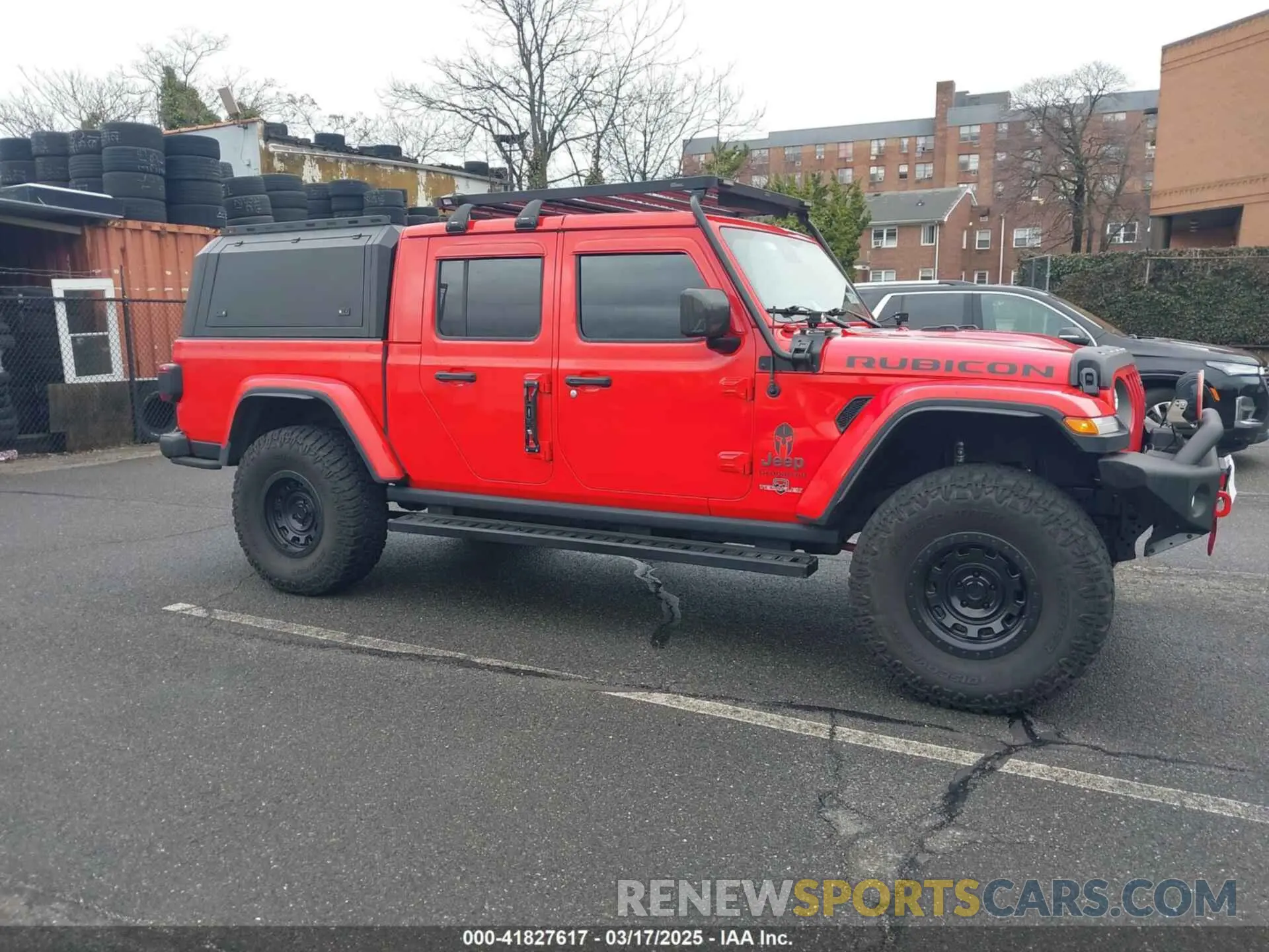 13 Photograph of a damaged car 1C6JJTBGXLL113994 JEEP GLADIATOR 2020