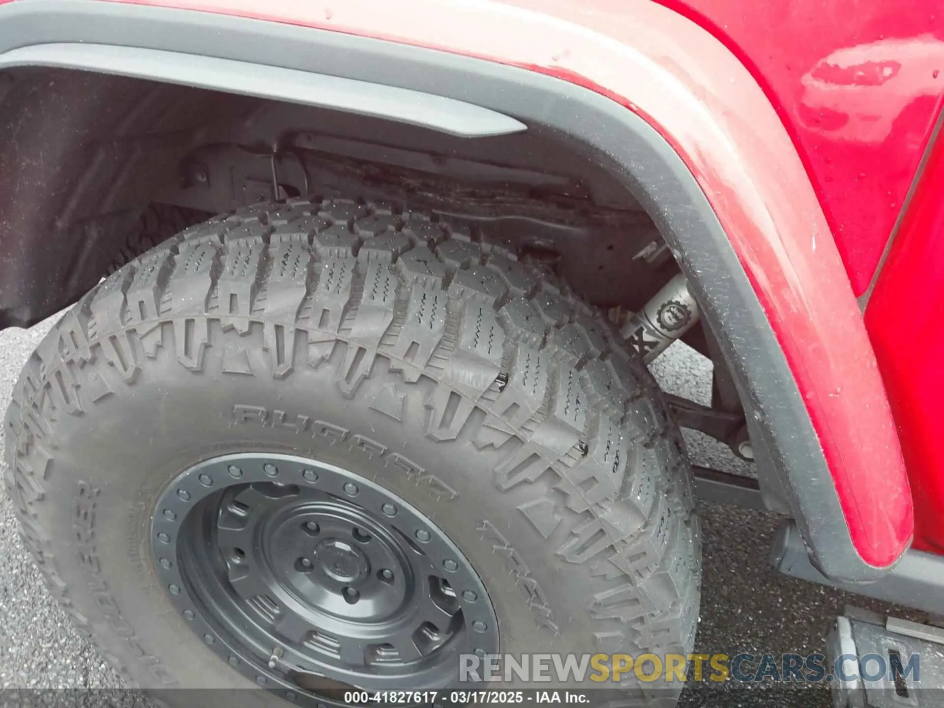 17 Photograph of a damaged car 1C6JJTBGXLL113994 JEEP GLADIATOR 2020