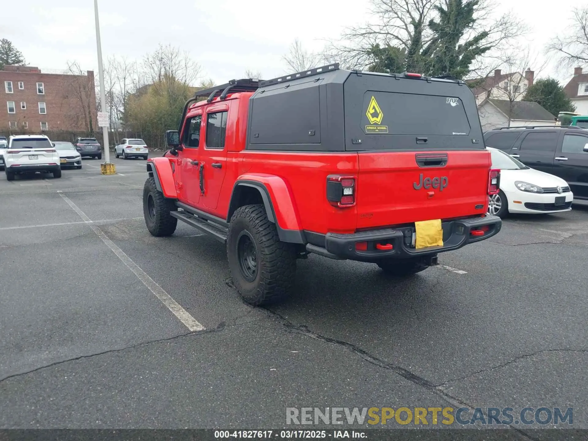 3 Photograph of a damaged car 1C6JJTBGXLL113994 JEEP GLADIATOR 2020