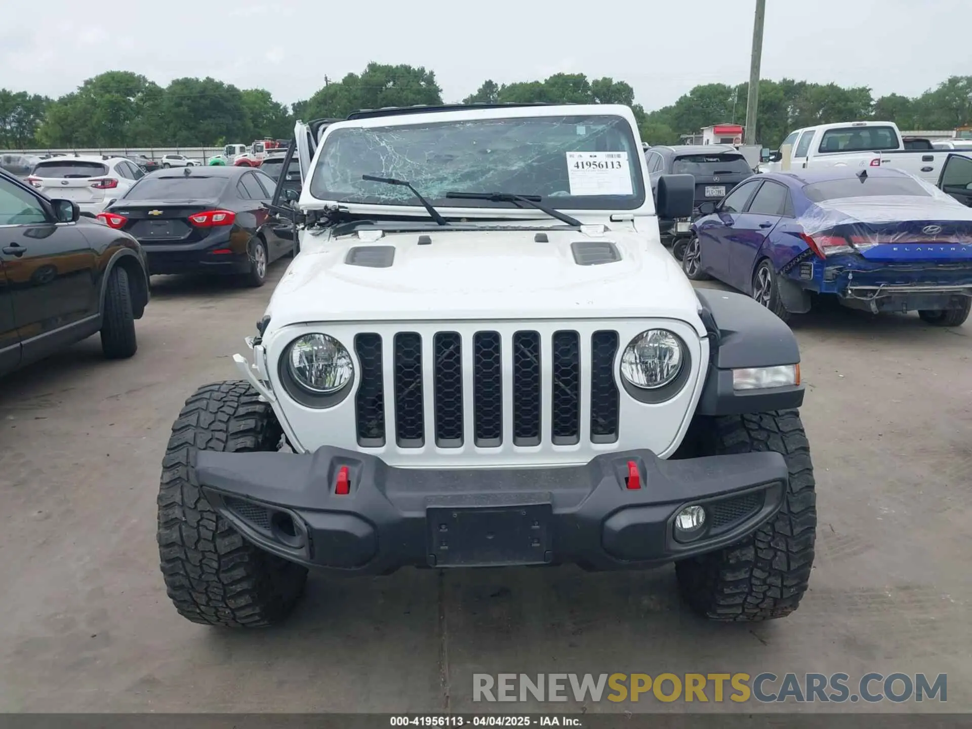12 Photograph of a damaged car 1C6JJTBGXLL136711 JEEP GLADIATOR 2020