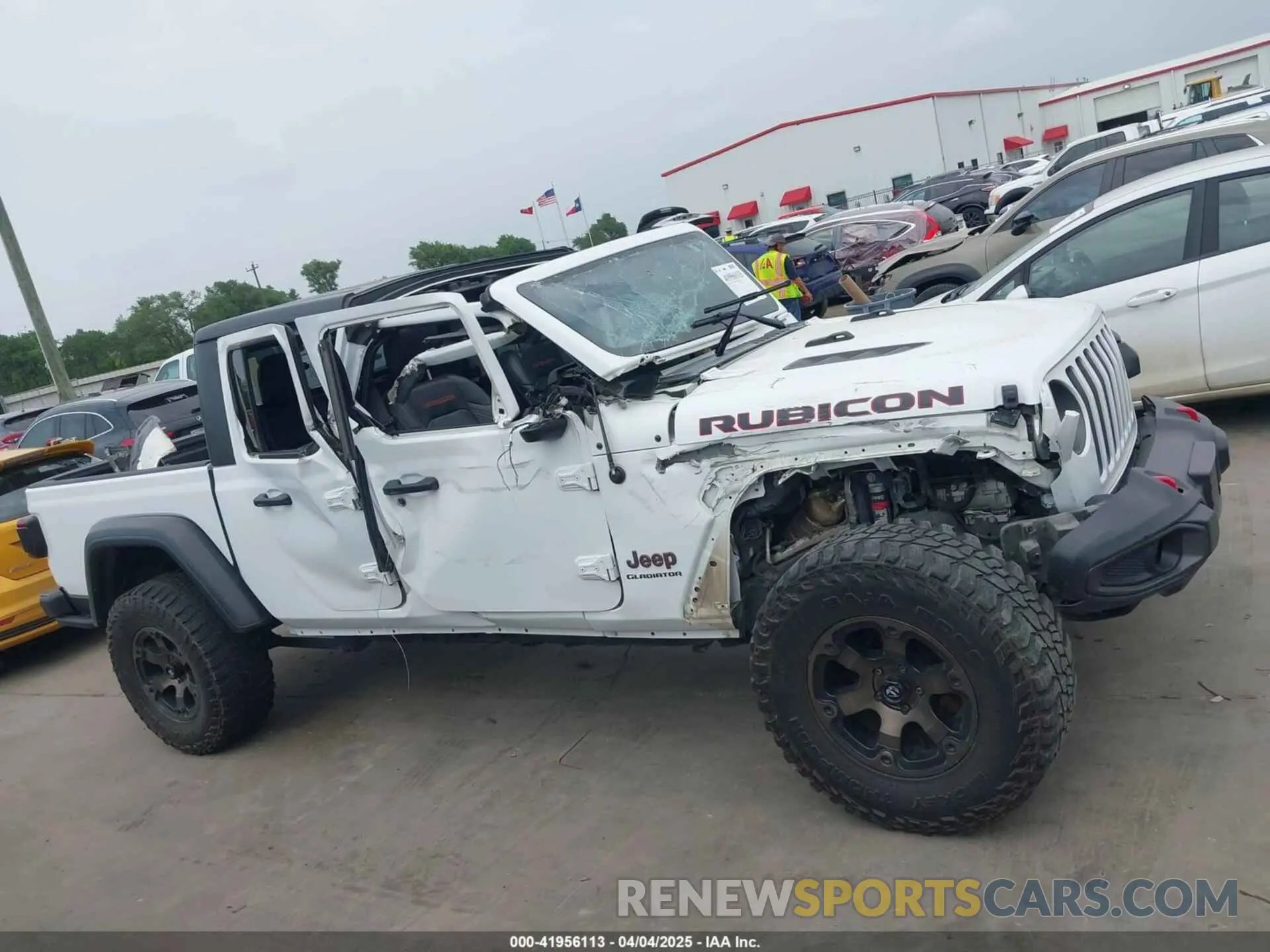 13 Photograph of a damaged car 1C6JJTBGXLL136711 JEEP GLADIATOR 2020
