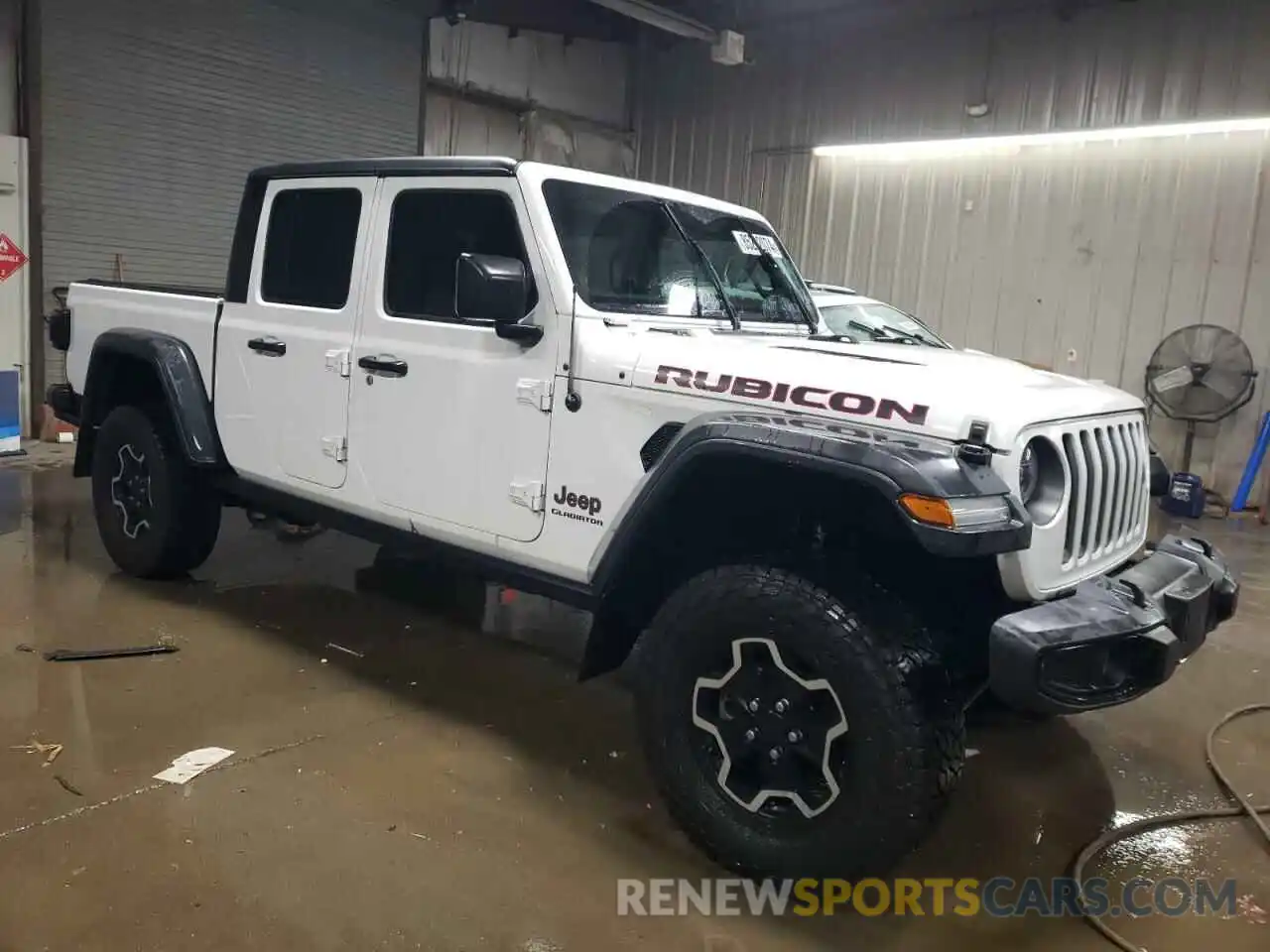 4 Photograph of a damaged car 1C6JJTBGXLL138992 JEEP GLADIATOR 2020