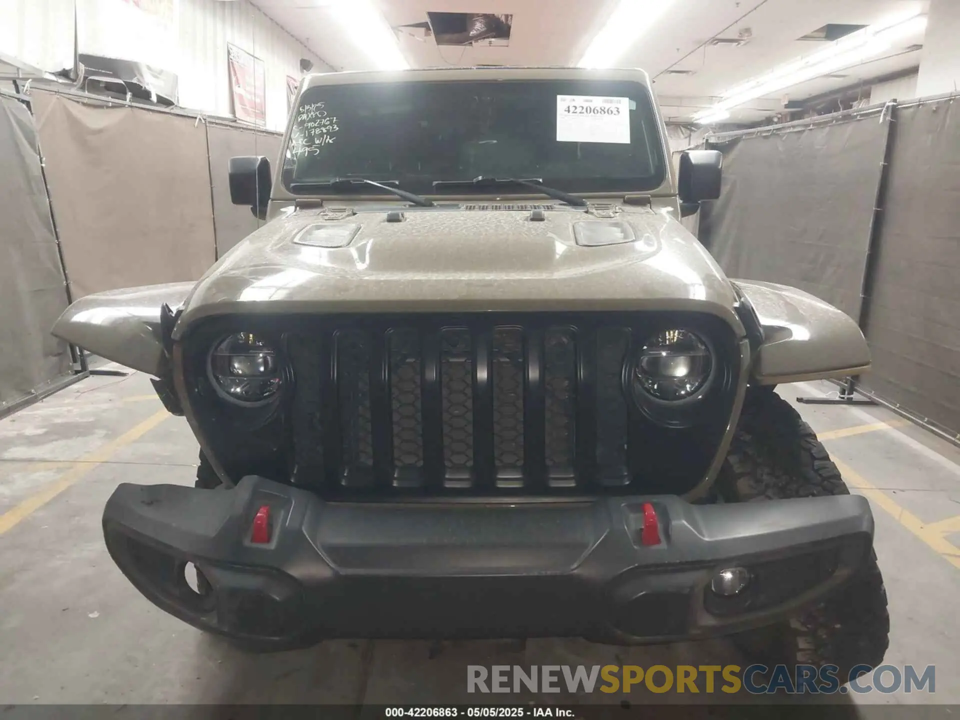13 Photograph of a damaged car 1C6JJTBGXLL178893 JEEP GLADIATOR 2020