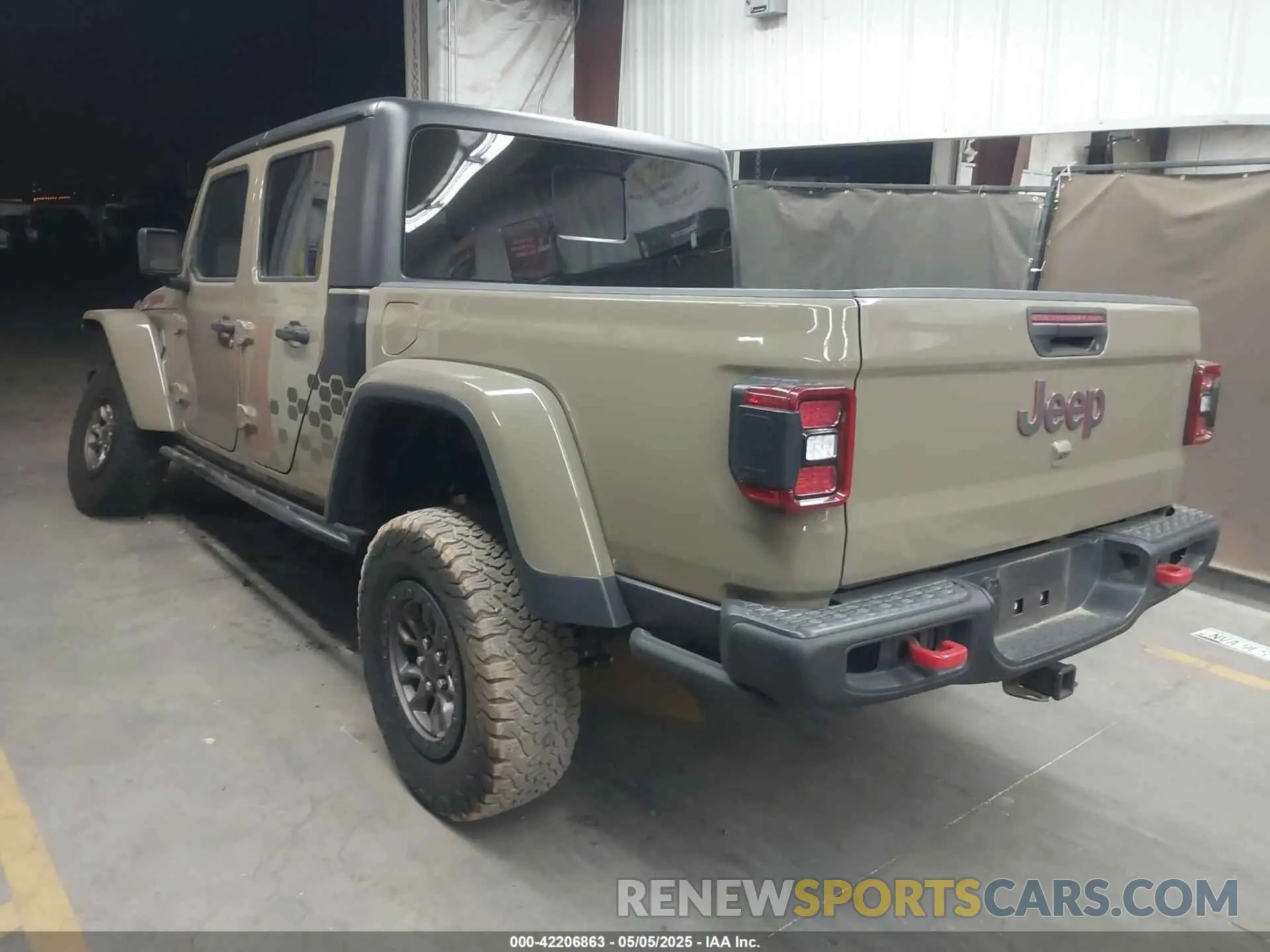 3 Photograph of a damaged car 1C6JJTBGXLL178893 JEEP GLADIATOR 2020
