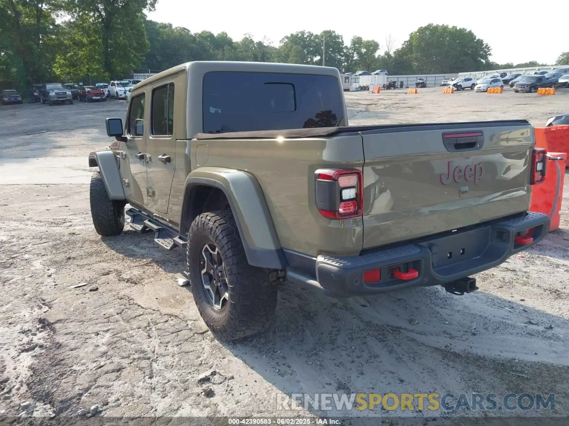 3 Photograph of a damaged car 1C6JJTBGXLL209981 JEEP GLADIATOR 2020